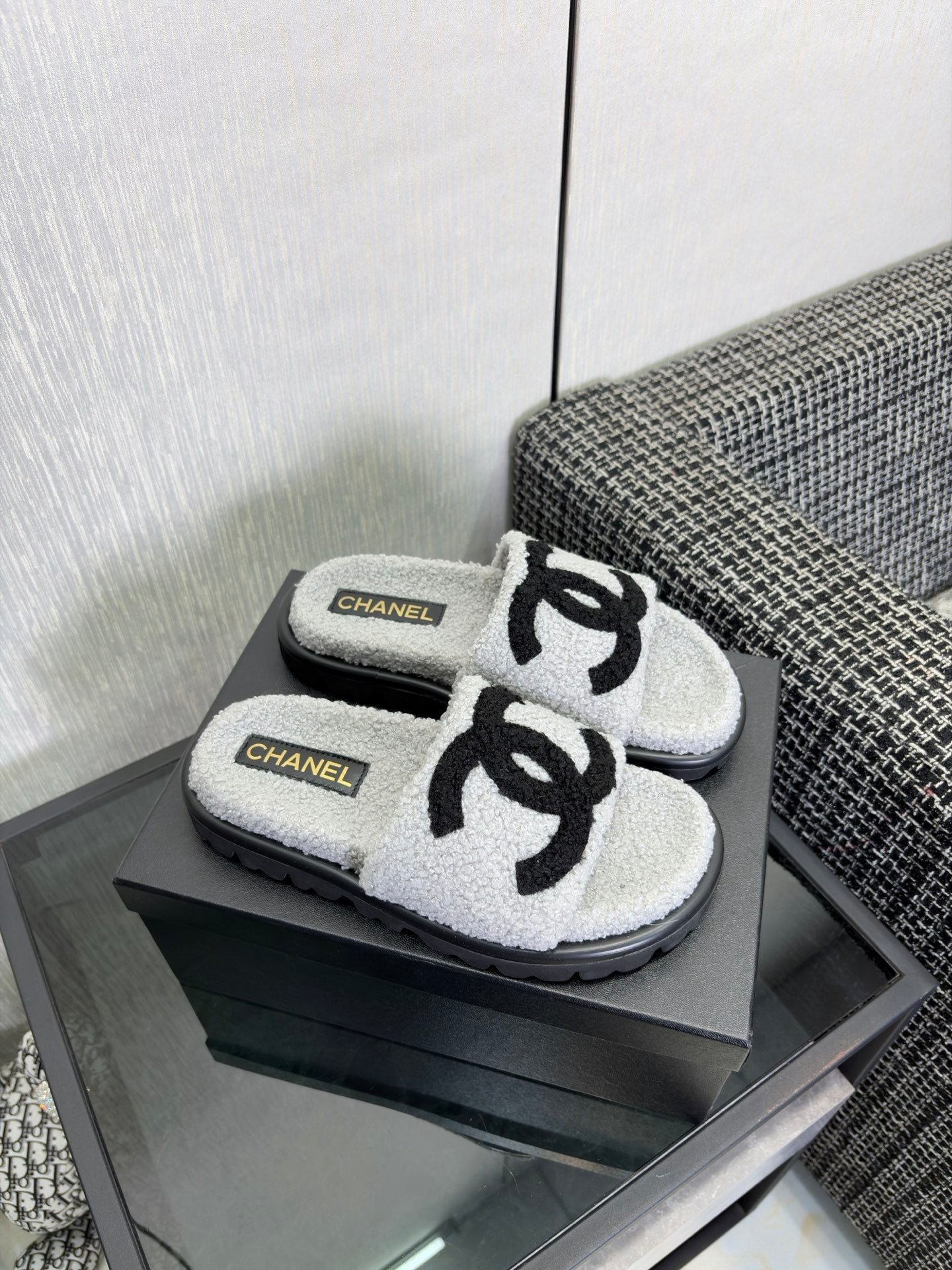 CHANEL 26S SLIDE SANDALS  IN BLACK AND GRAY SHEARLING OPEN TOE