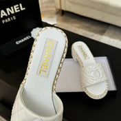 HIGH FLATFORM SLIPPER IN WHITE EMBOSSED SHEEPSKIN