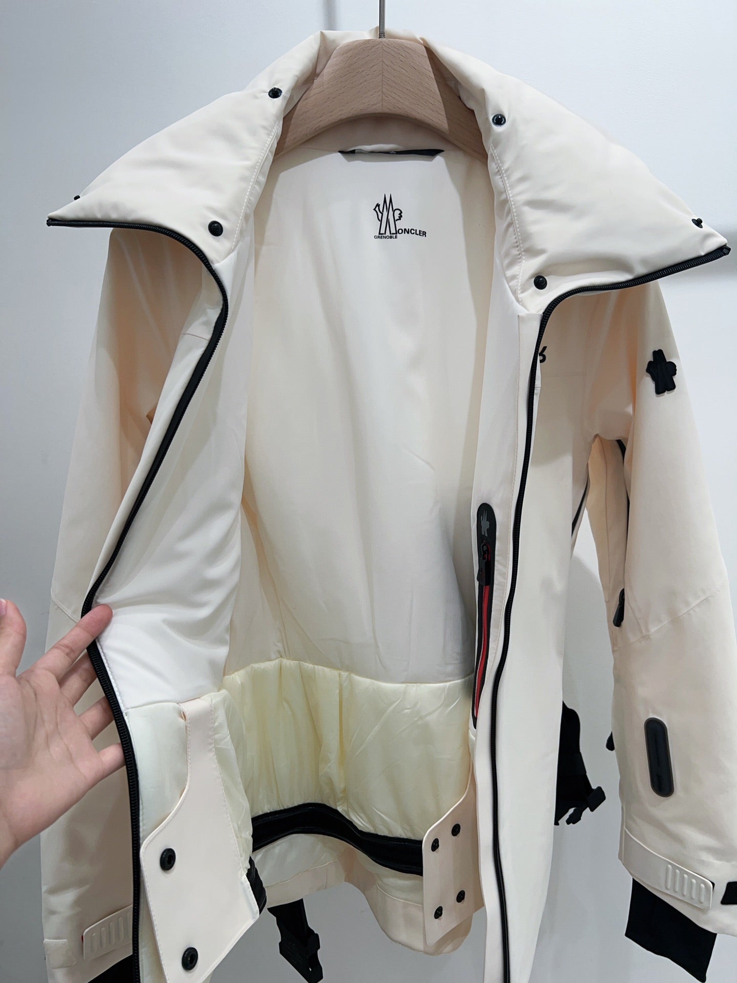 MONCLER 25S JACKET 286