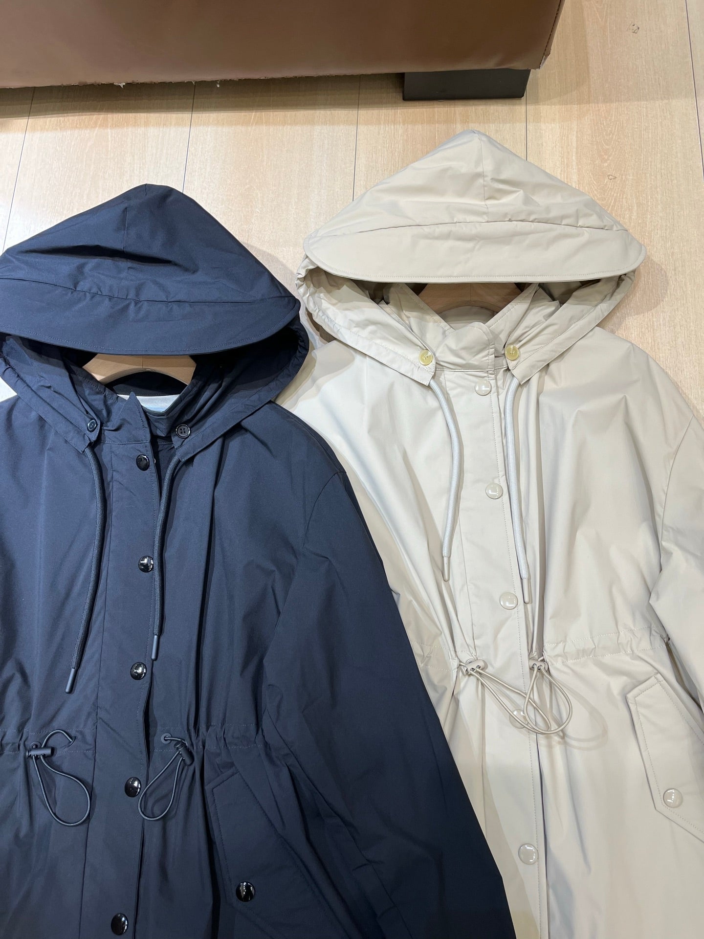 MONCLER 25S LIGHTWEIGHT LONG HOODED JACKET 401
