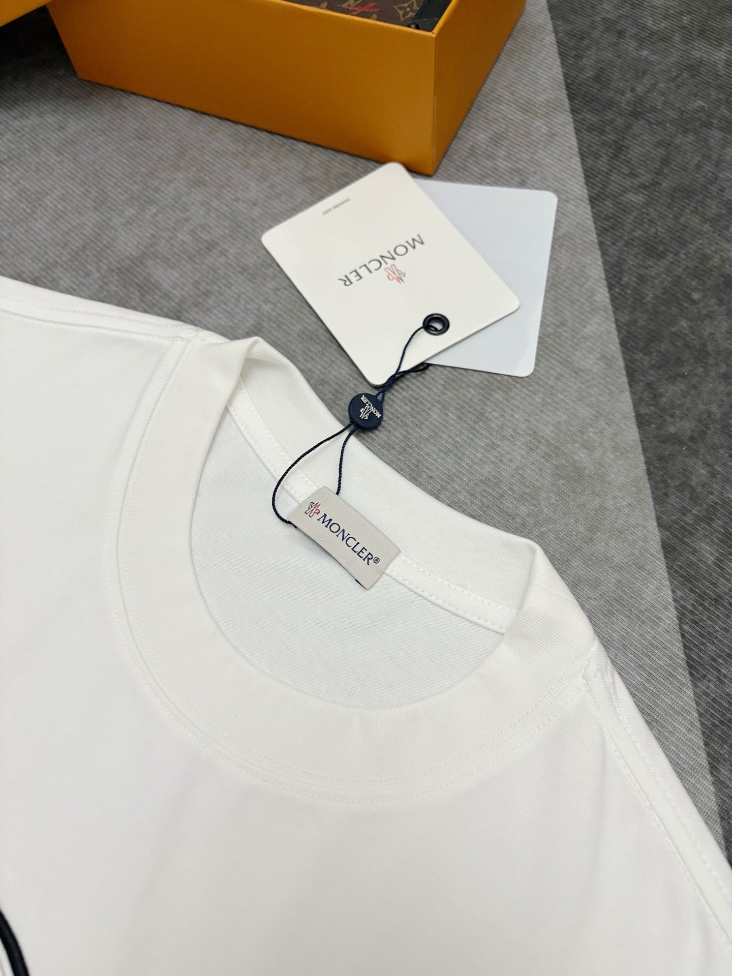 MONCLER 26S SHORT SLEEVE T-SHIRT 657