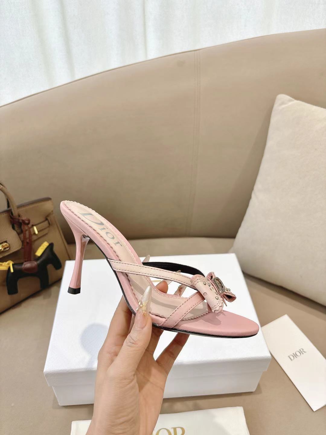 DIOR 26S KITTEN HEEL SANDALS 85MM IN PINK CALFSKIN BOW STUDDED