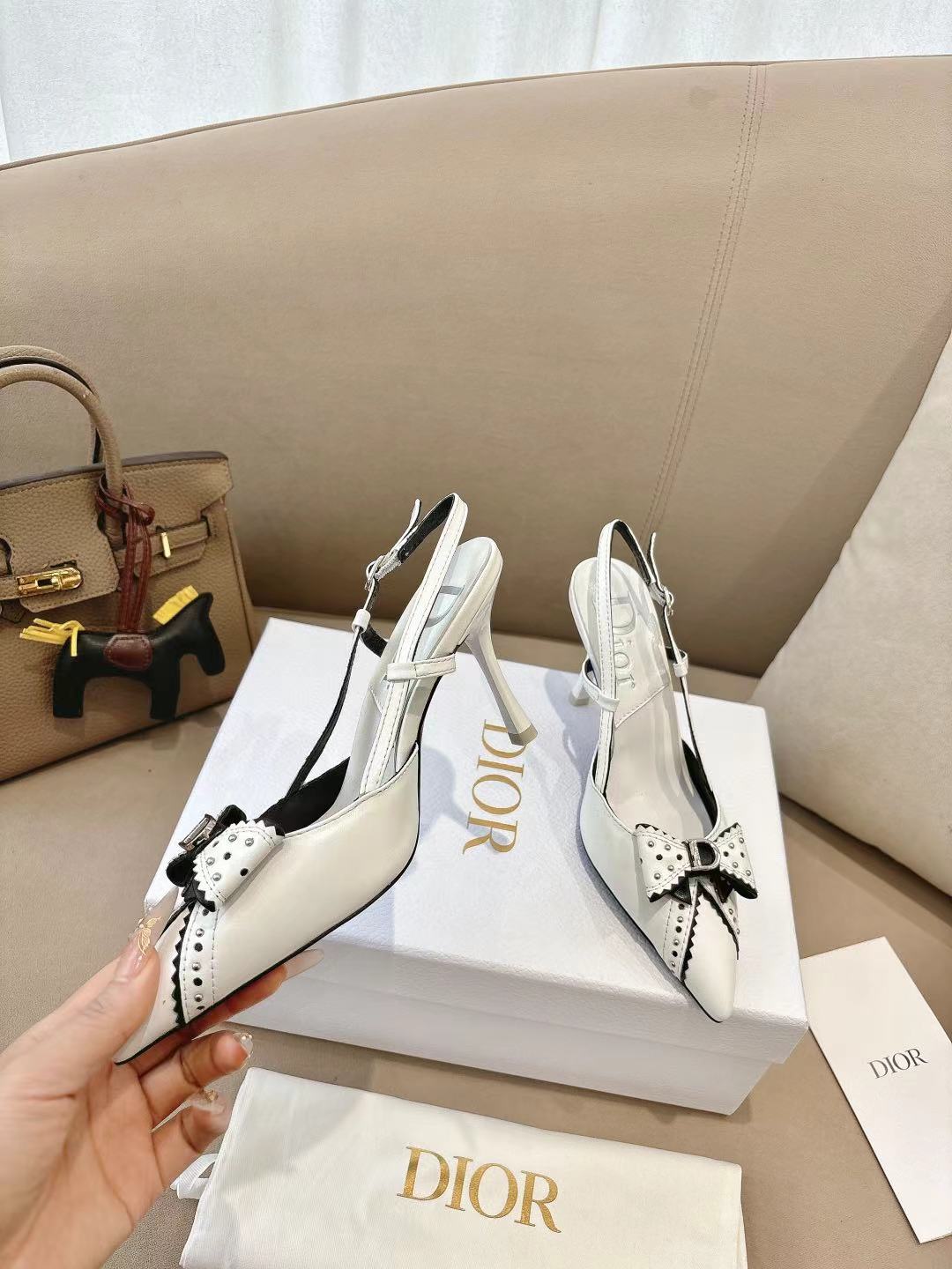 DIOR 26S SLINGBACK KITTEN HEEL PUMPS 85MM IN WHITE CALFSKIN STUDDED BOW STRAP