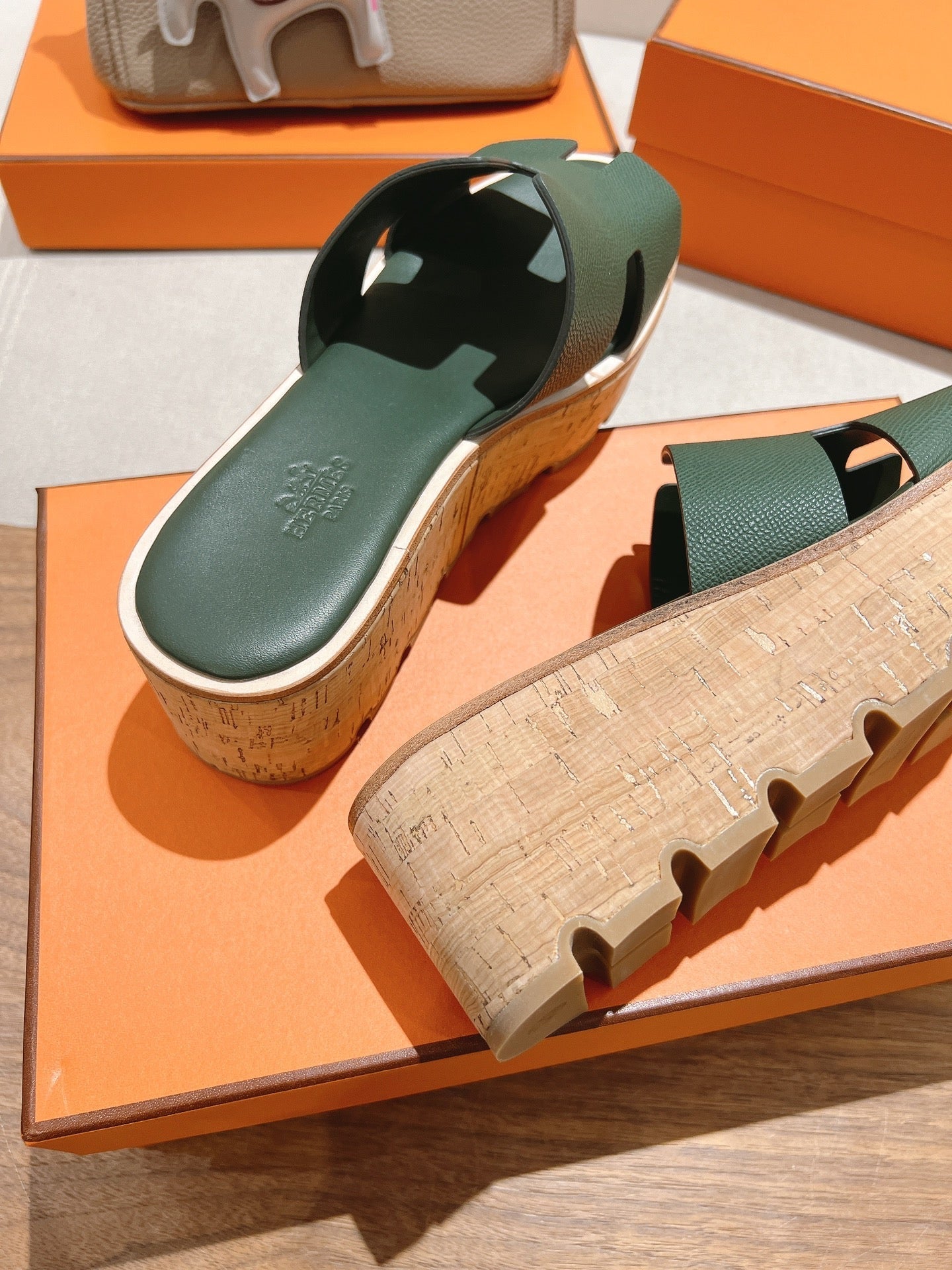HM 25S HIGH WEDGE SANDALS IN DARK MOSS GREEN LAMBSKIN STYLE 32