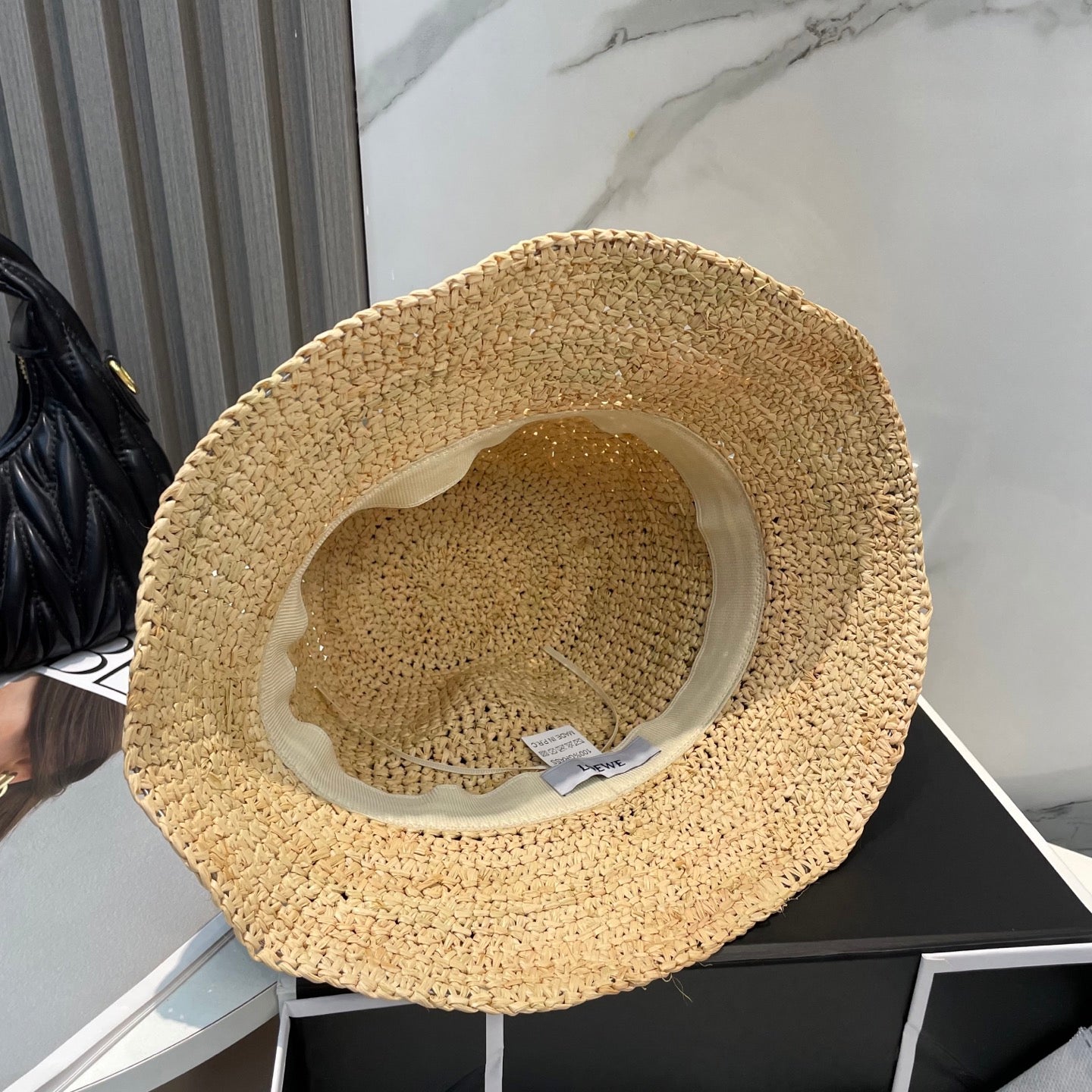 LOEWE 26S STRAW BUCKET HAT STYLE 056