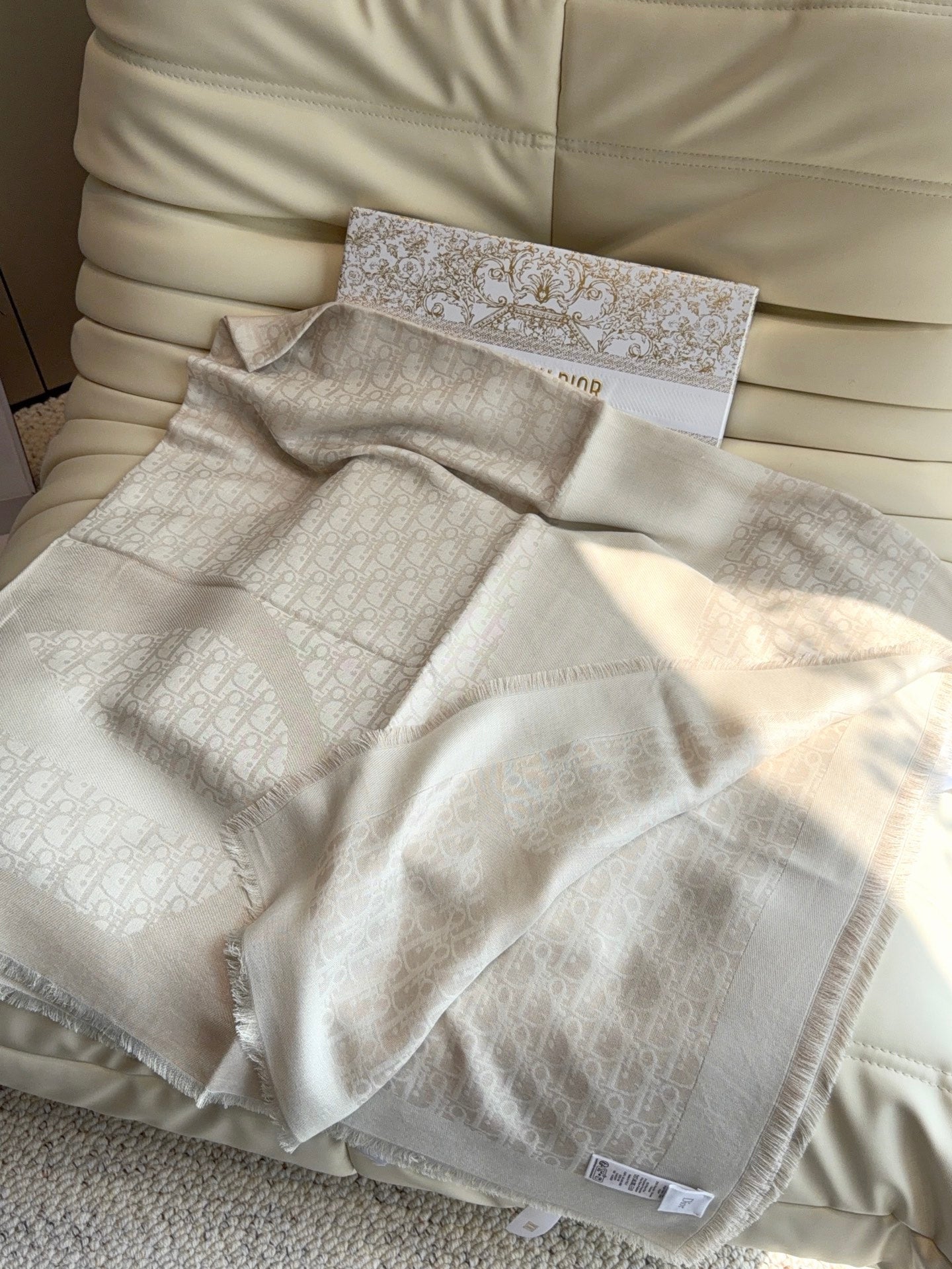 DIOR 26S SCARF 140 IN CASHMERE AND SILK 513580
