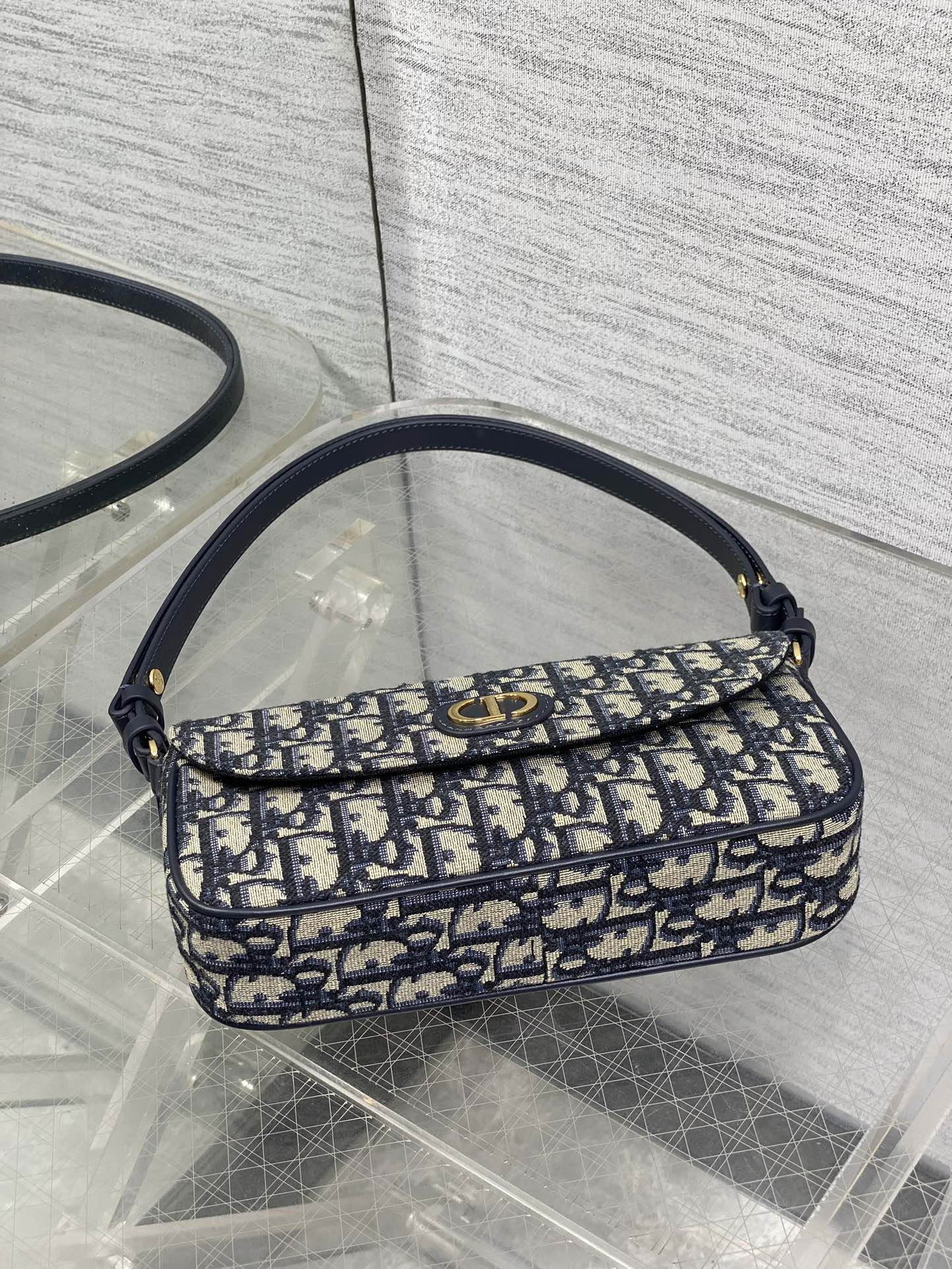 DIOR 25S 30 MONTAIGNE AVENUE BAG 23 IN BLUE CANVAS DIOR OBLIQUE JACQUARD
