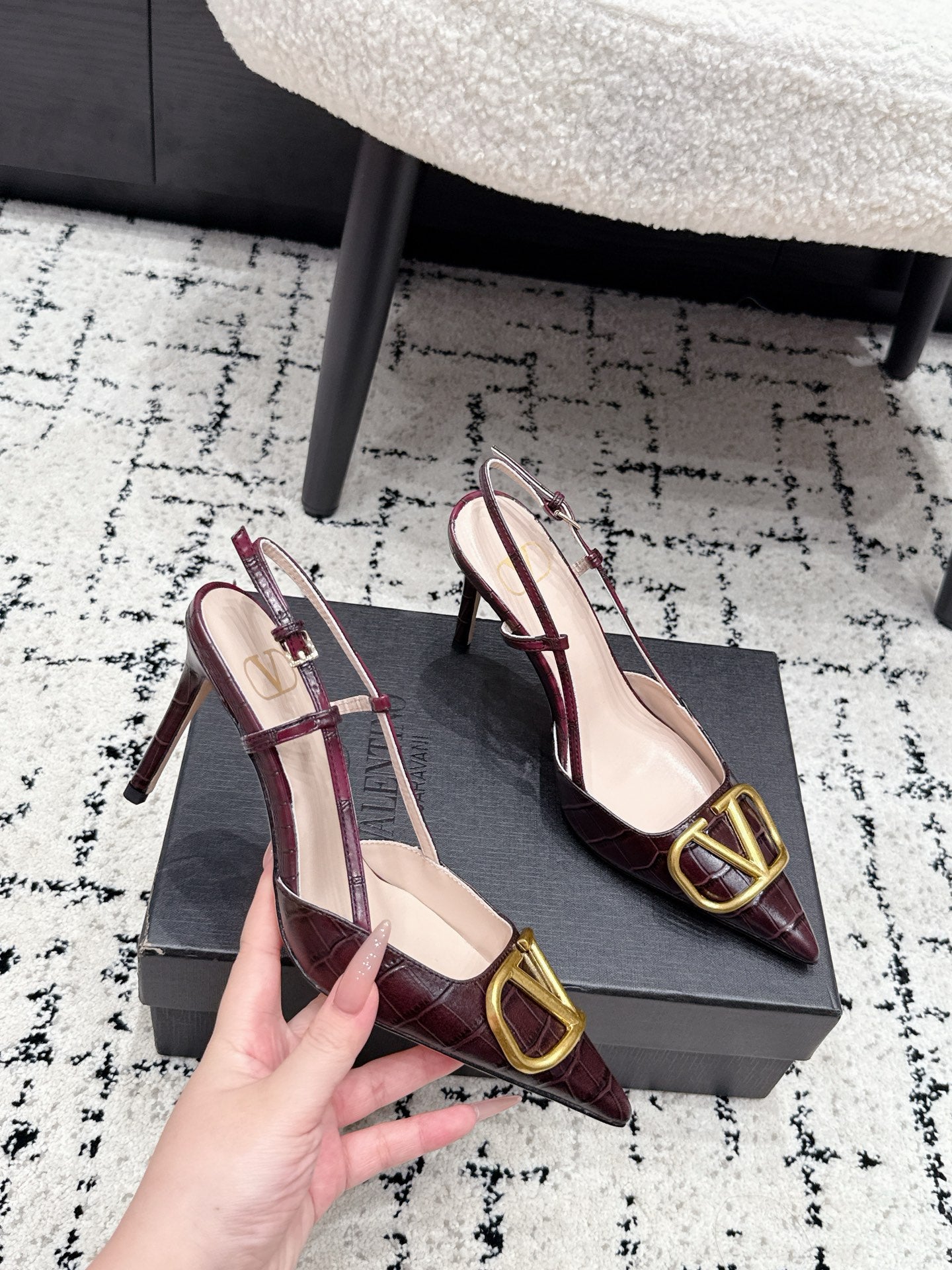 VALENTINO 26S SLINGBACKS 80 MM IN DARK RED CROC EMBOSSED CALFSKIN