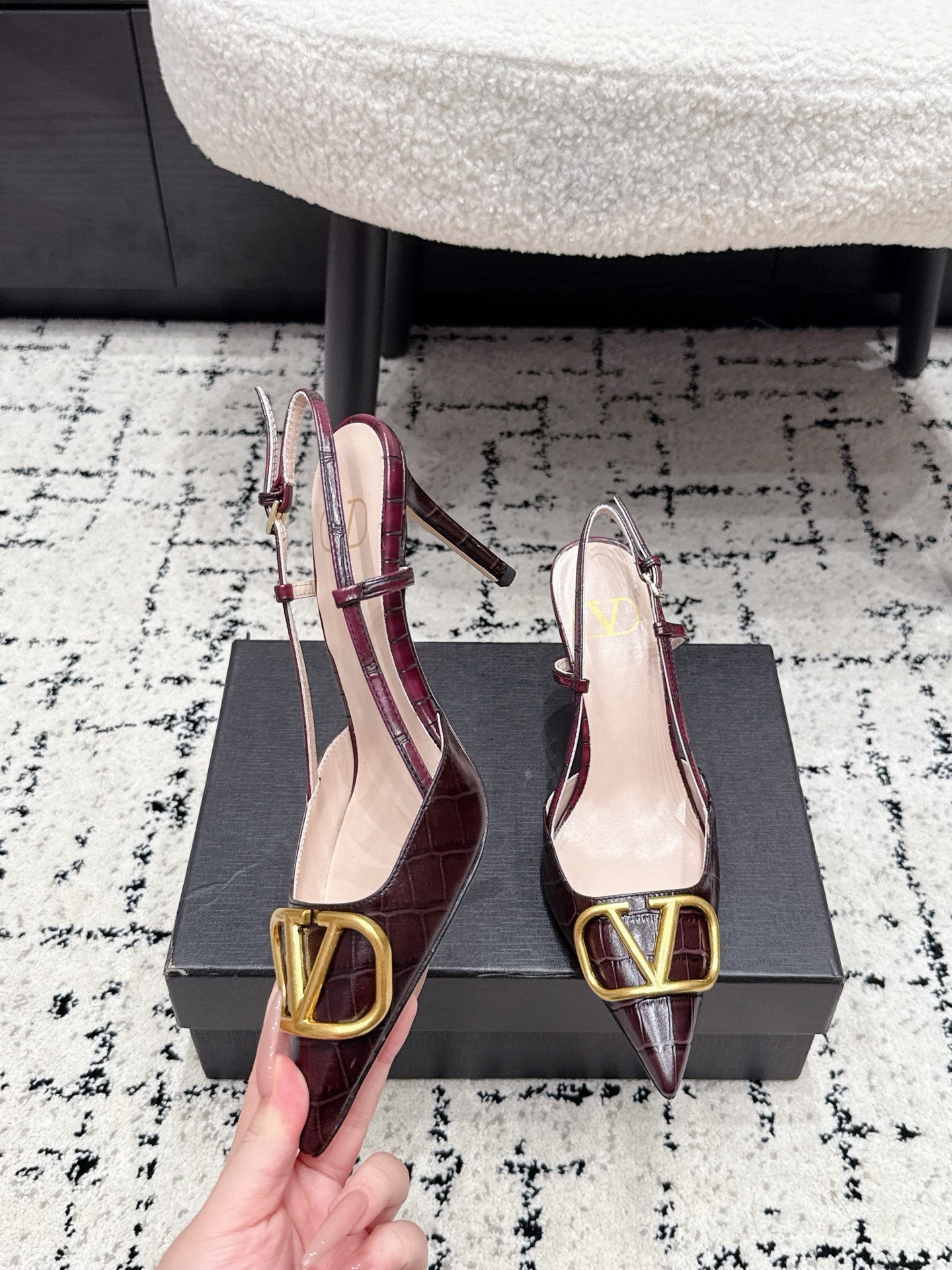 VALENTINO 26S SLINGBACKS 80 MM IN DARK RED CROC EMBOSSED CALFSKIN