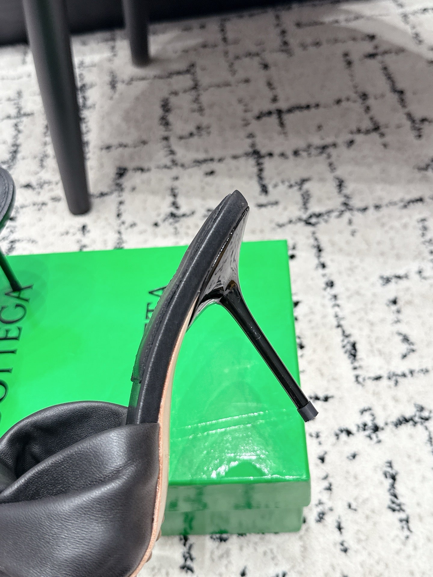 BOTTEGA VENETA 26S TWIST-STRAP HIGH-HEEL SANDALS 90 MM IN BLACK LAMBSKIN