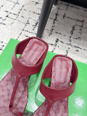 BOTTEGA VENETA 26S HIGH-HEEL THONG SANDALS 40 MM IN DARK RED CALFSKIN