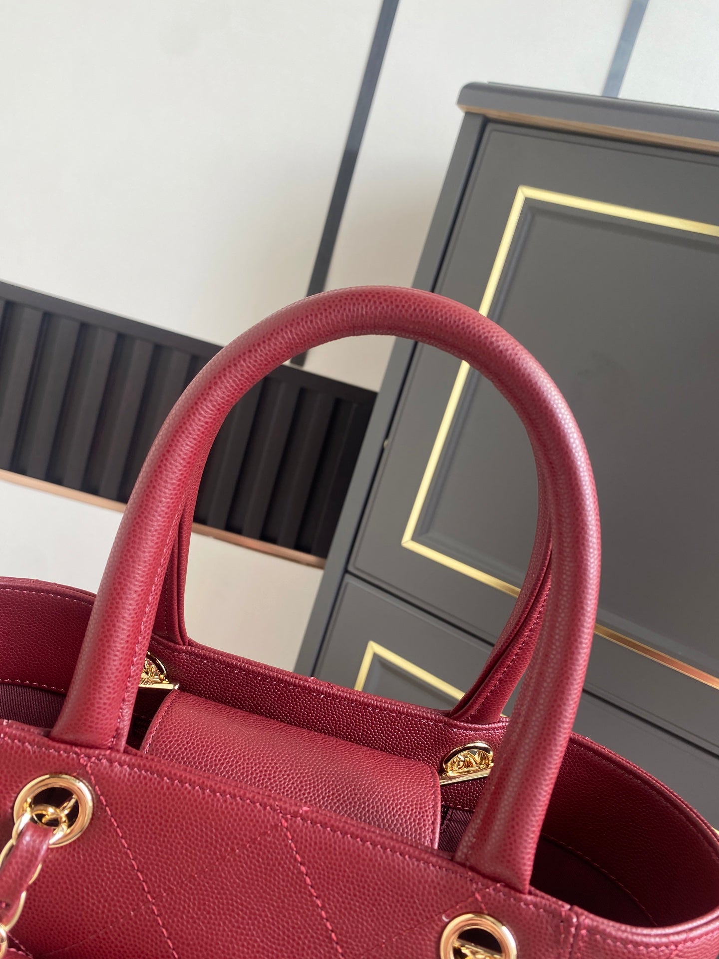 CHANEL 26S QUILTED SMALL SHOPPING TOTE 25 IN BURGUNDY RED CAVIAR CALFSKIN GOLD HARDWARE