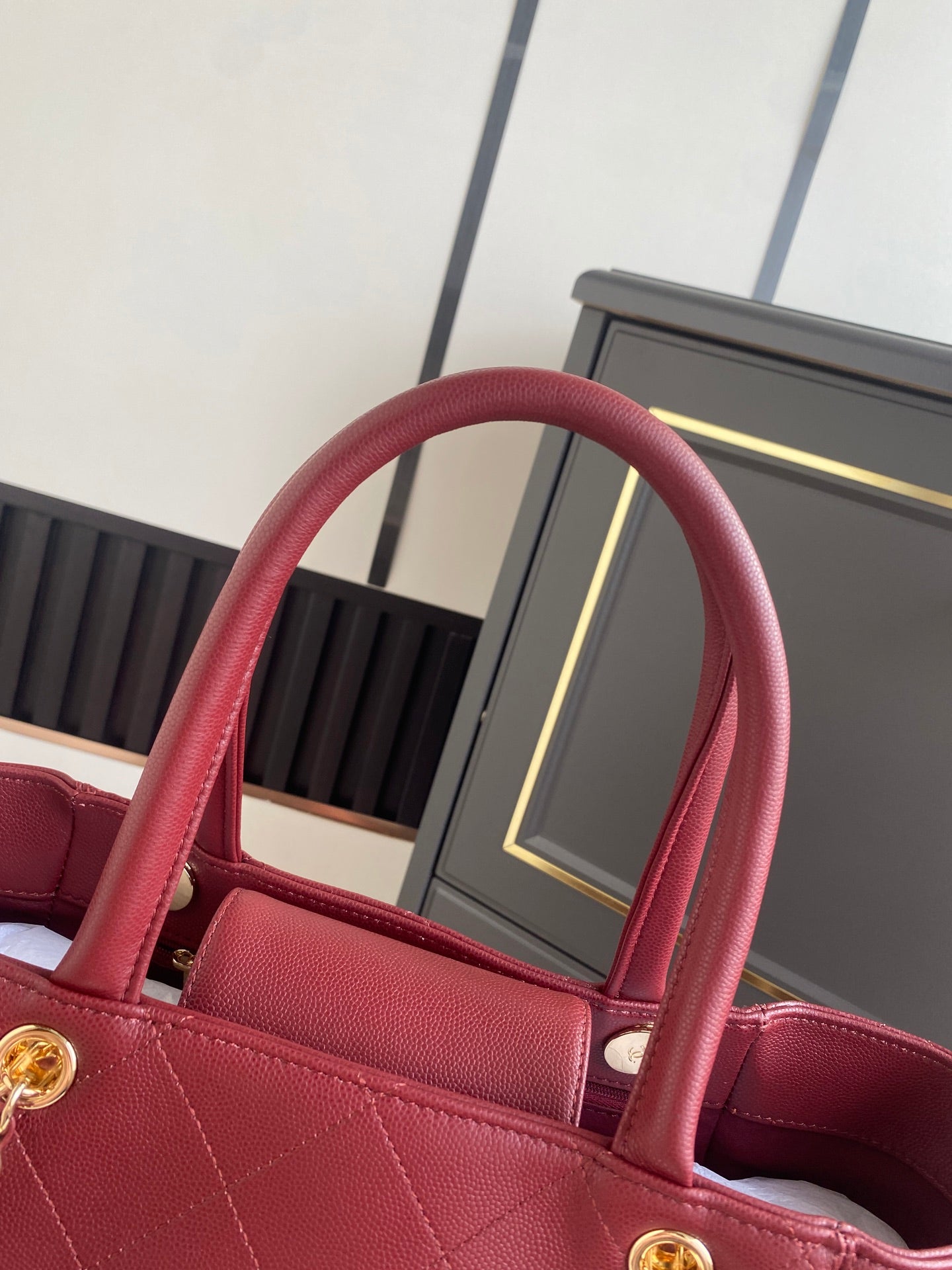 CHANEL 26S QUILTED LARGE SHOPPING TOTE 39 IN BURGUNDY RED CAVIAR CALFSKIN GOLD HARDWARE