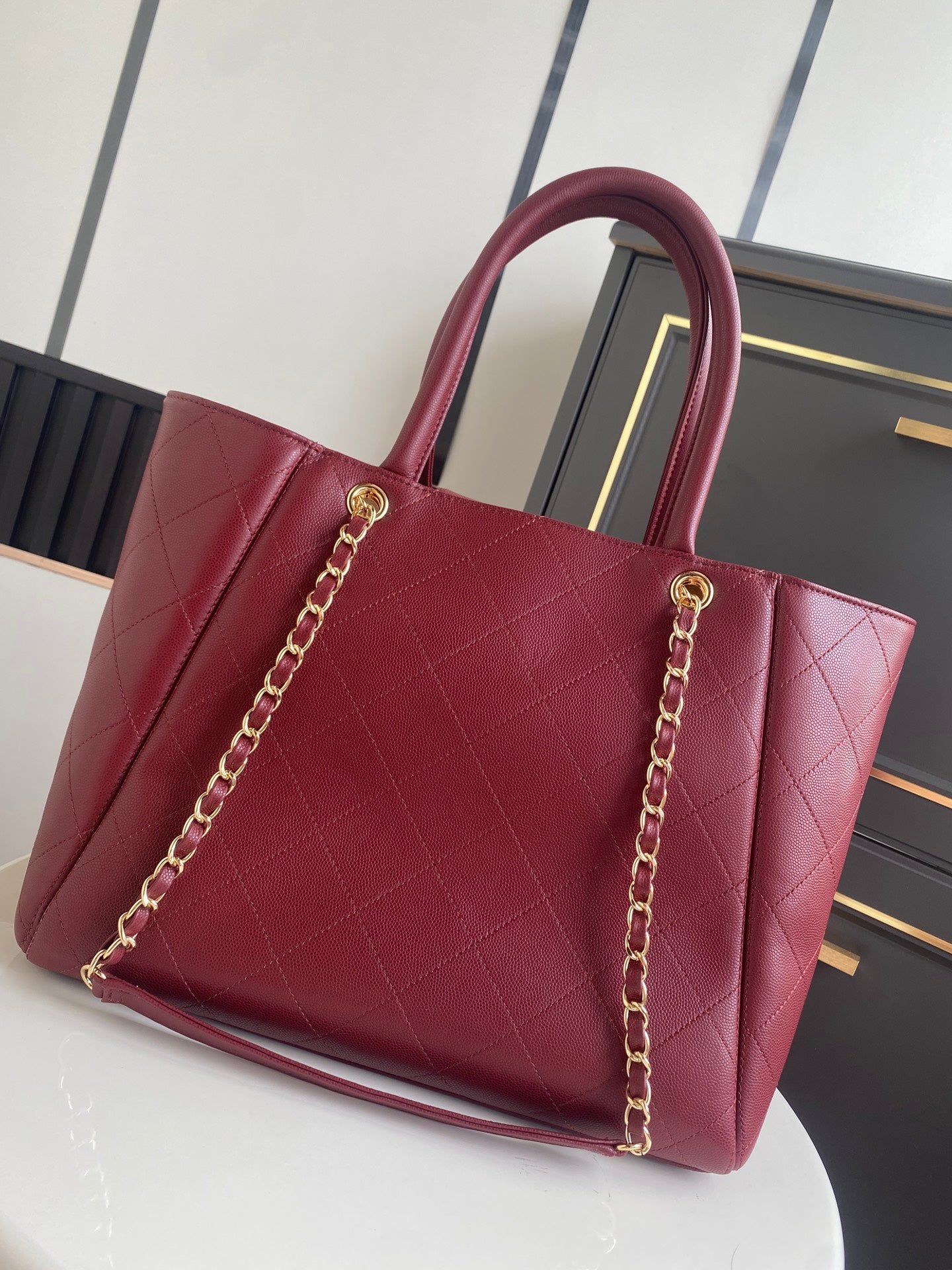 CHANEL 26S QUILTED LARGE SHOPPING TOTE 39 IN BURGUNDY RED CAVIAR CALFSKIN GOLD HARDWARE