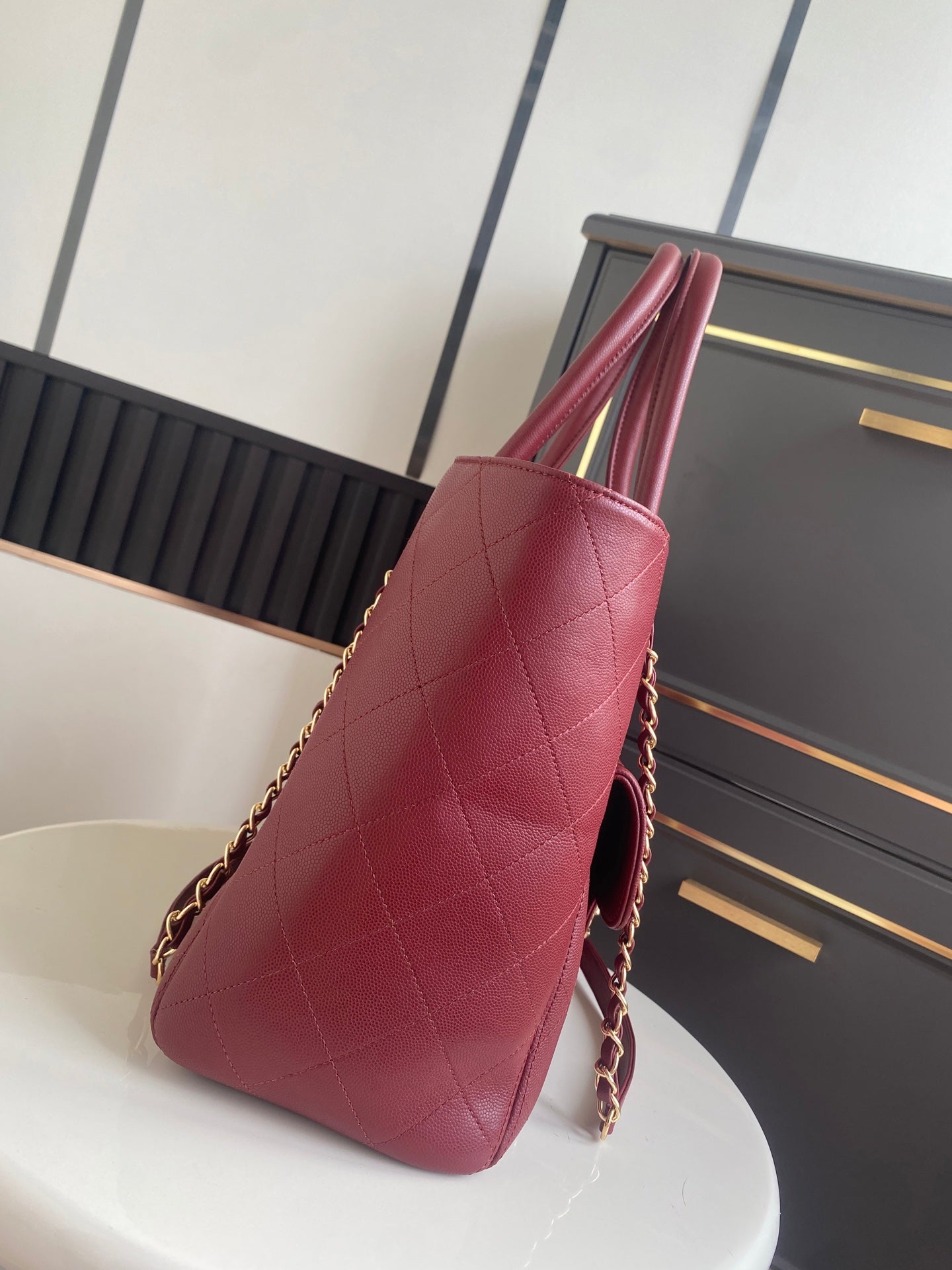 CHANEL 26S QUILTED LARGE SHOPPING TOTE 39 IN BURGUNDY RED CAVIAR CALFSKIN GOLD HARDWARE