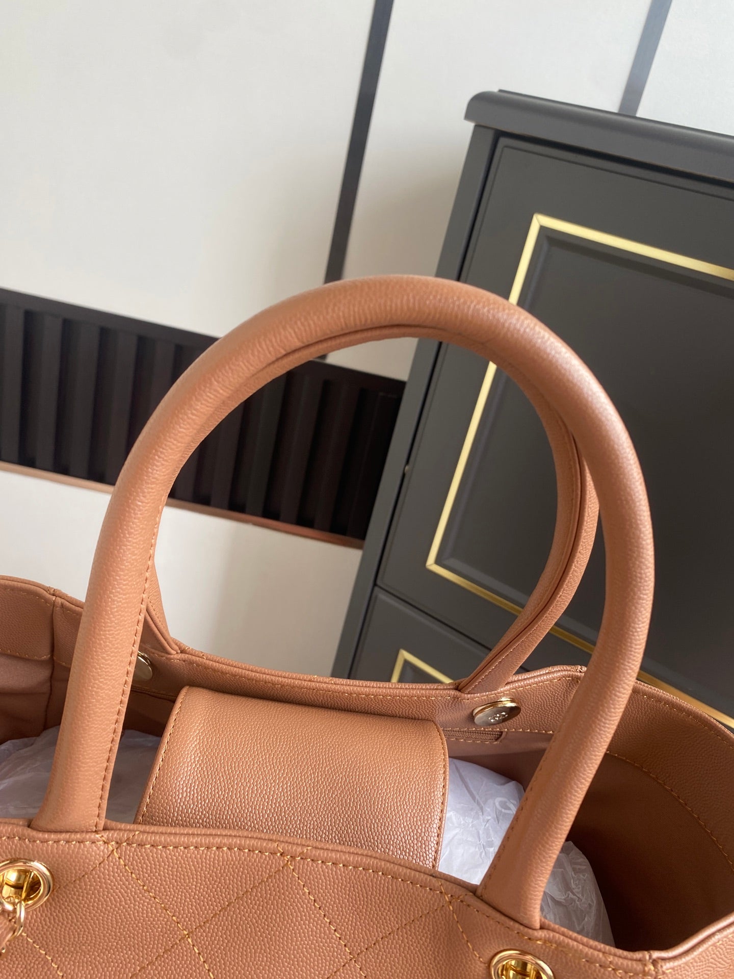 CHANEL 26S QUILTED LARGE SHOPPING TOTE 39 IN CARAMEL BROWN CAVIAR CALFSKIN GOLD HARDWARE