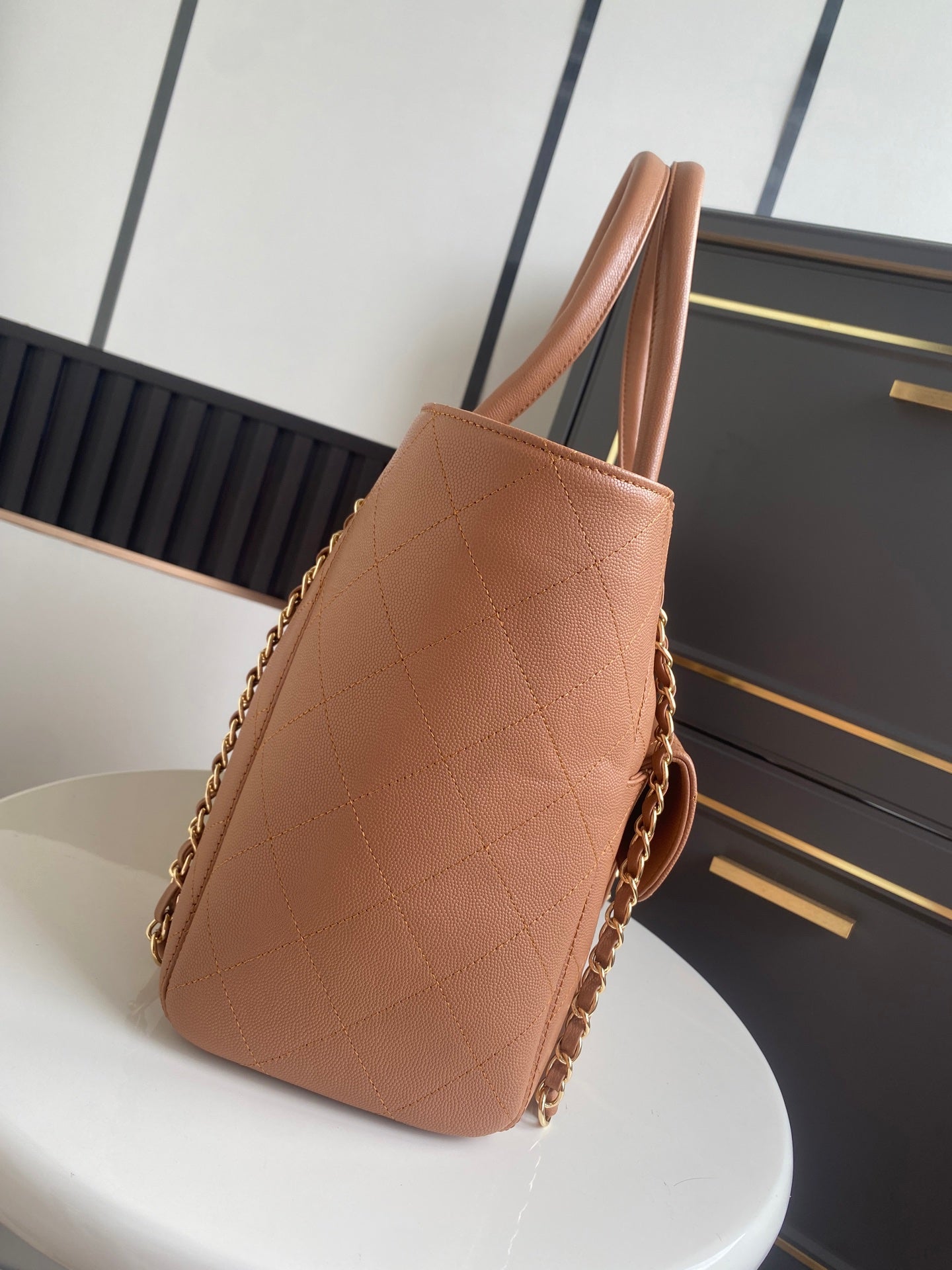 CHANEL 26S QUILTED LARGE SHOPPING TOTE 39 IN CARAMEL BROWN CAVIAR CALFSKIN GOLD HARDWARE
