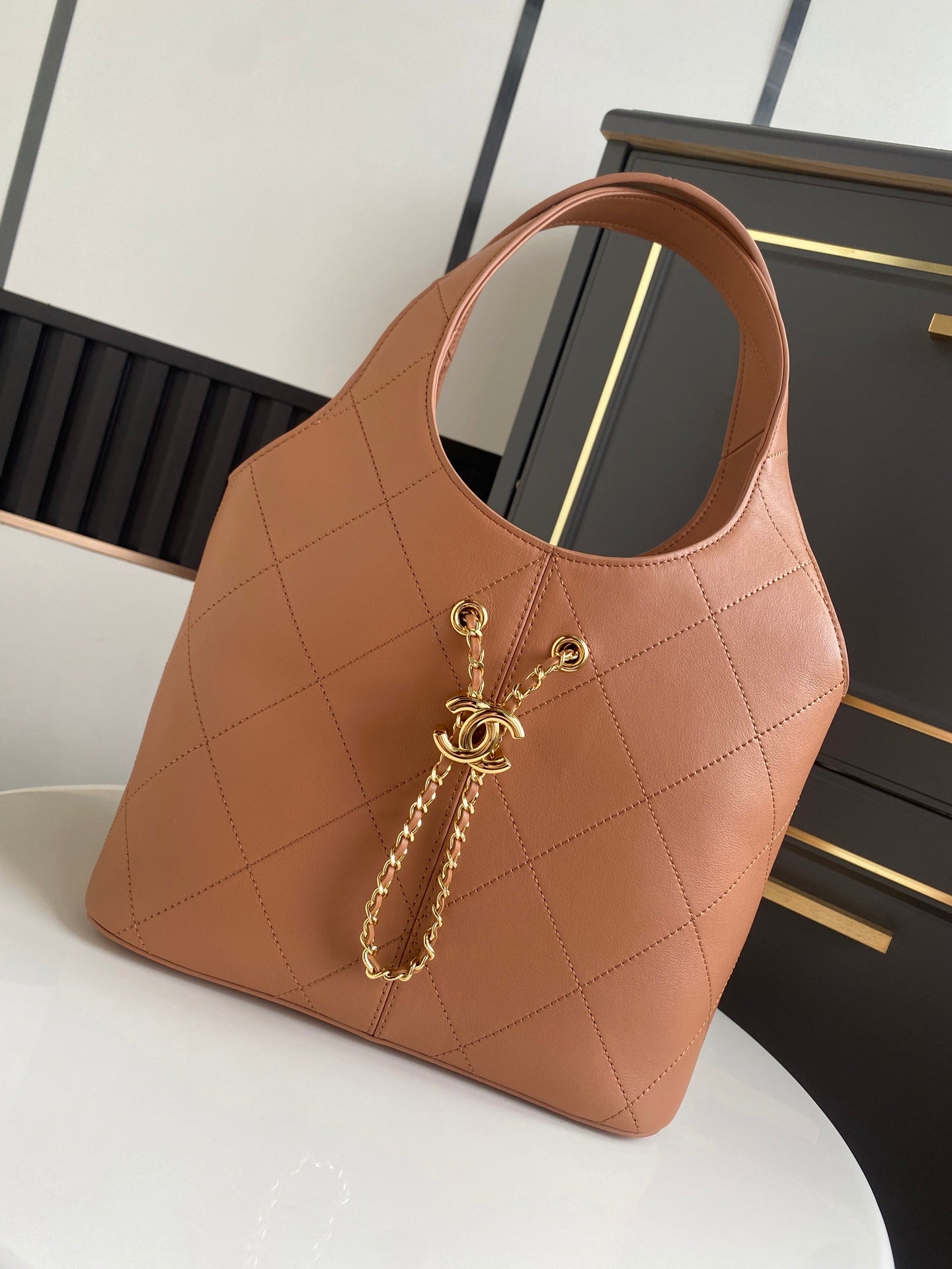 CHANEL 26S QUILTED HOBO LARGE BAG 35 IN CARAMEL BROWN CALFSKIN GOLD HARDWARE