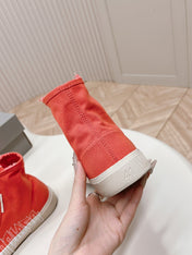 HIGH-TOP SNEAKERS GRAFFITI IN RED CANVAS