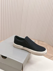 SLIP-ON SNEAKERS GRAFFITI IN BLACK CANVAS