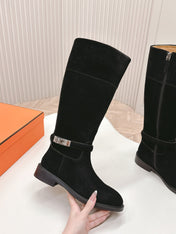 KNEE HIGH BOOTS IN BLACK SUEDE WITH SILVER BUCKLE