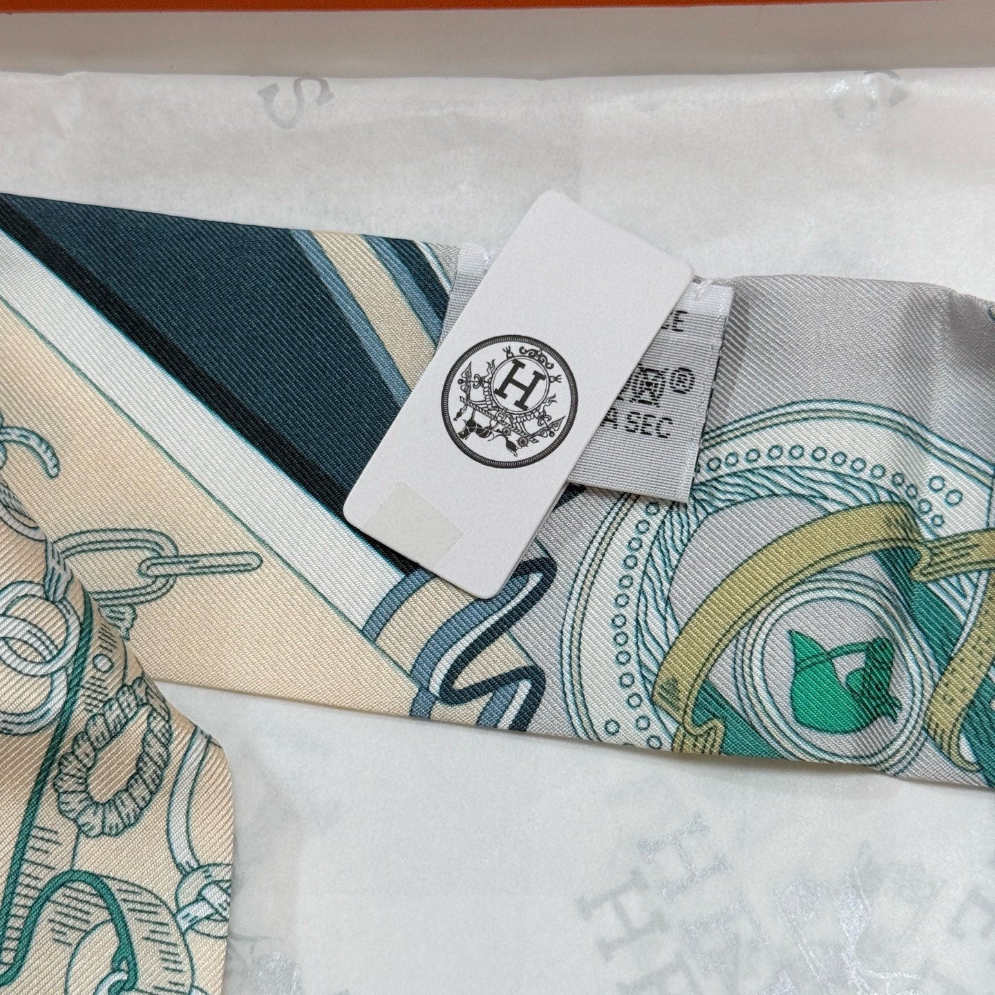 HERMES 25S SCARF 90 IN SILK 853145