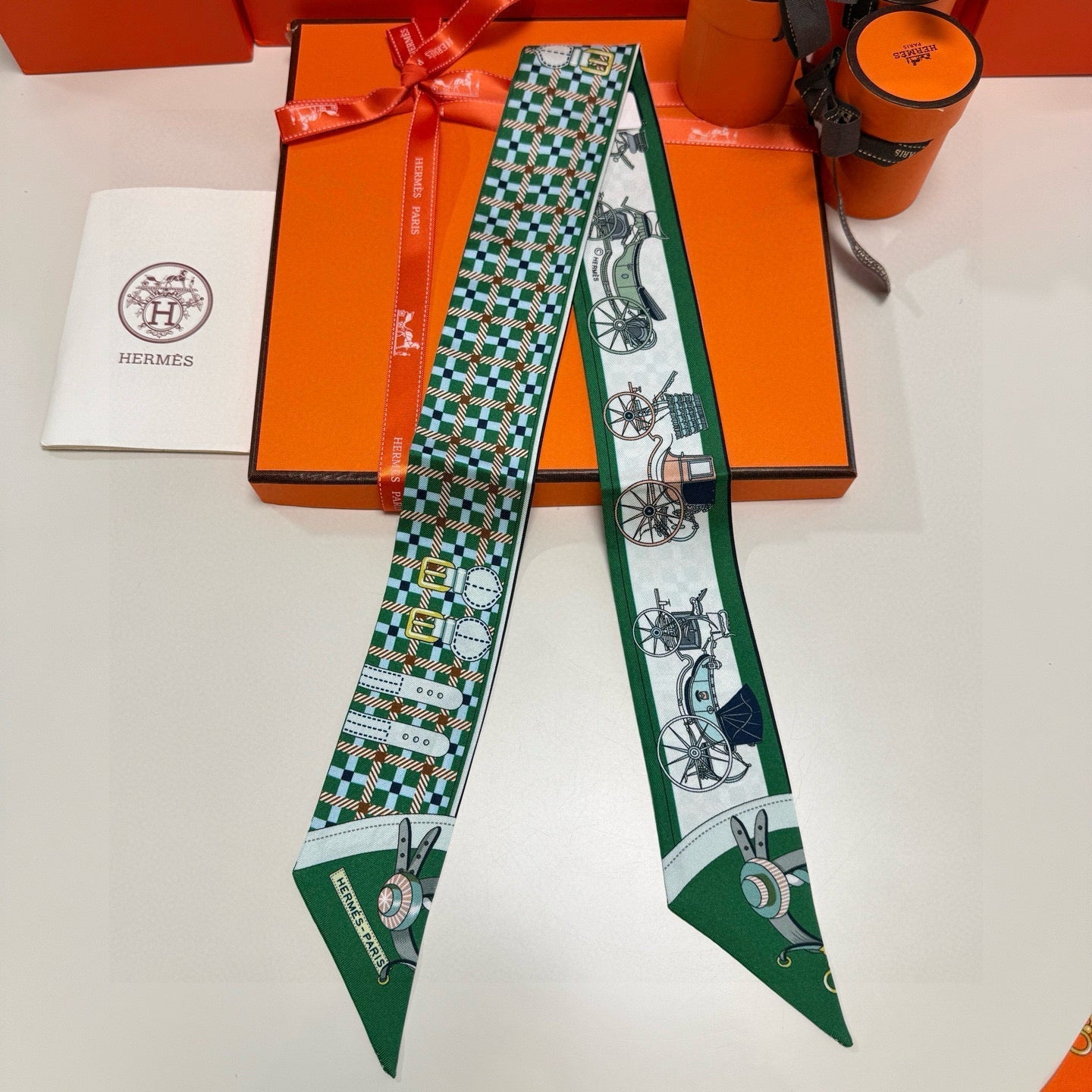 HERMES 25S SCARF 90 IN SILK 854951