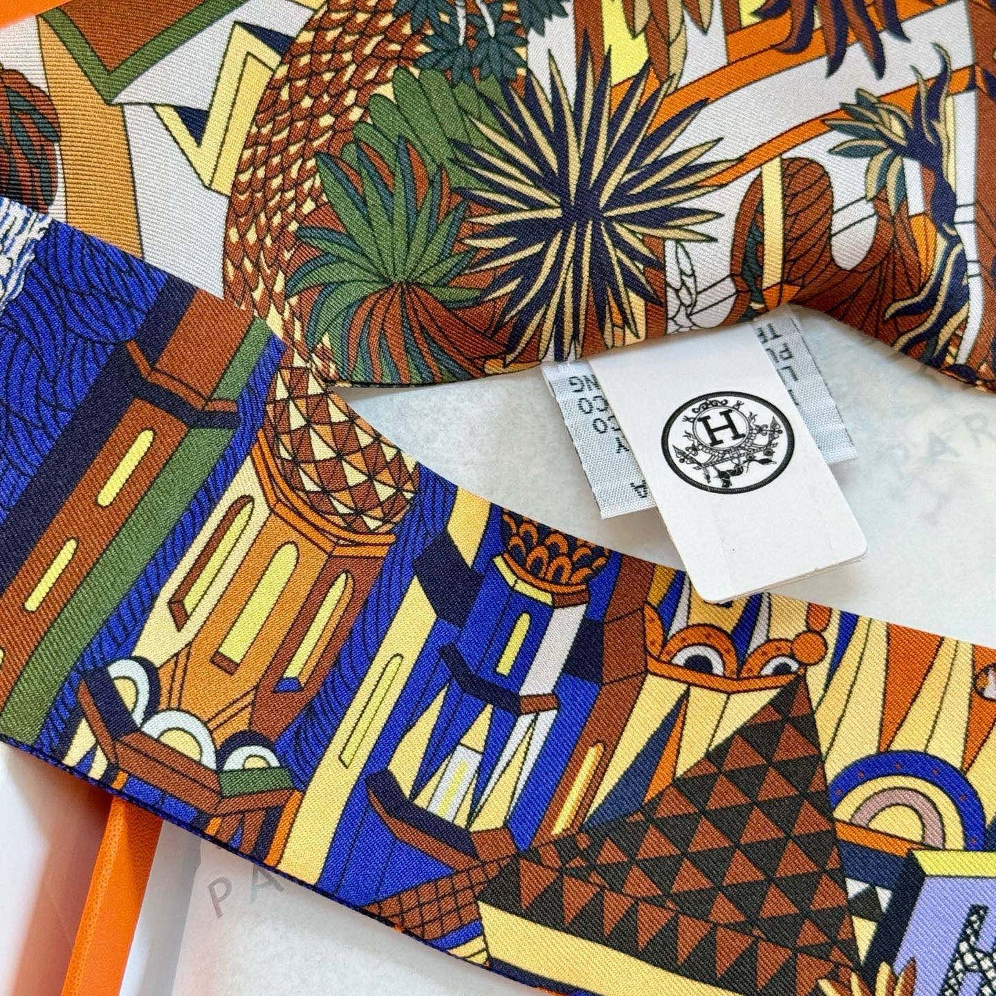 HERMES 25S NECKERCHIEF 86 IN SILK 989359