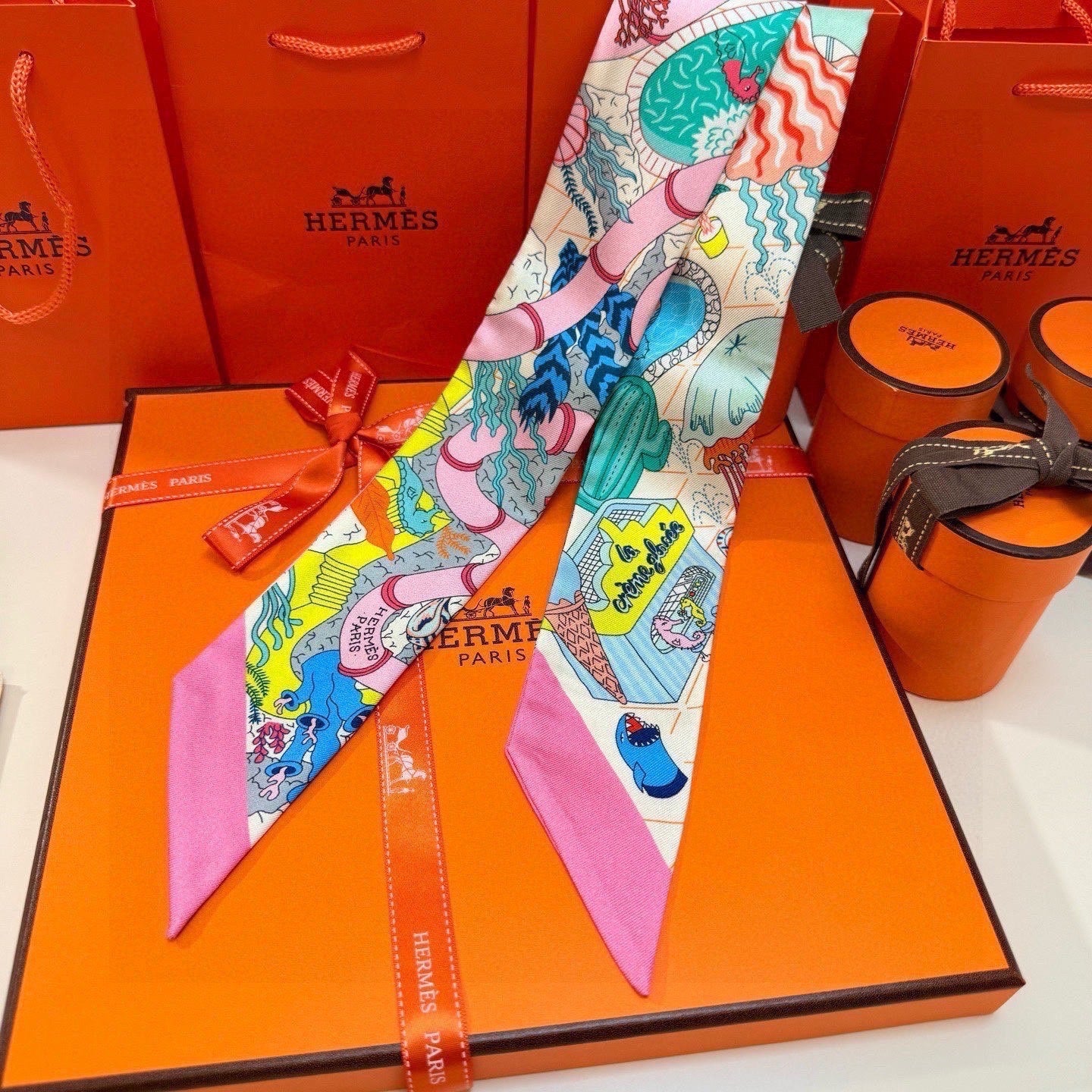 HERMES 26S TWILLY SCARF 86 IN SILK 492604