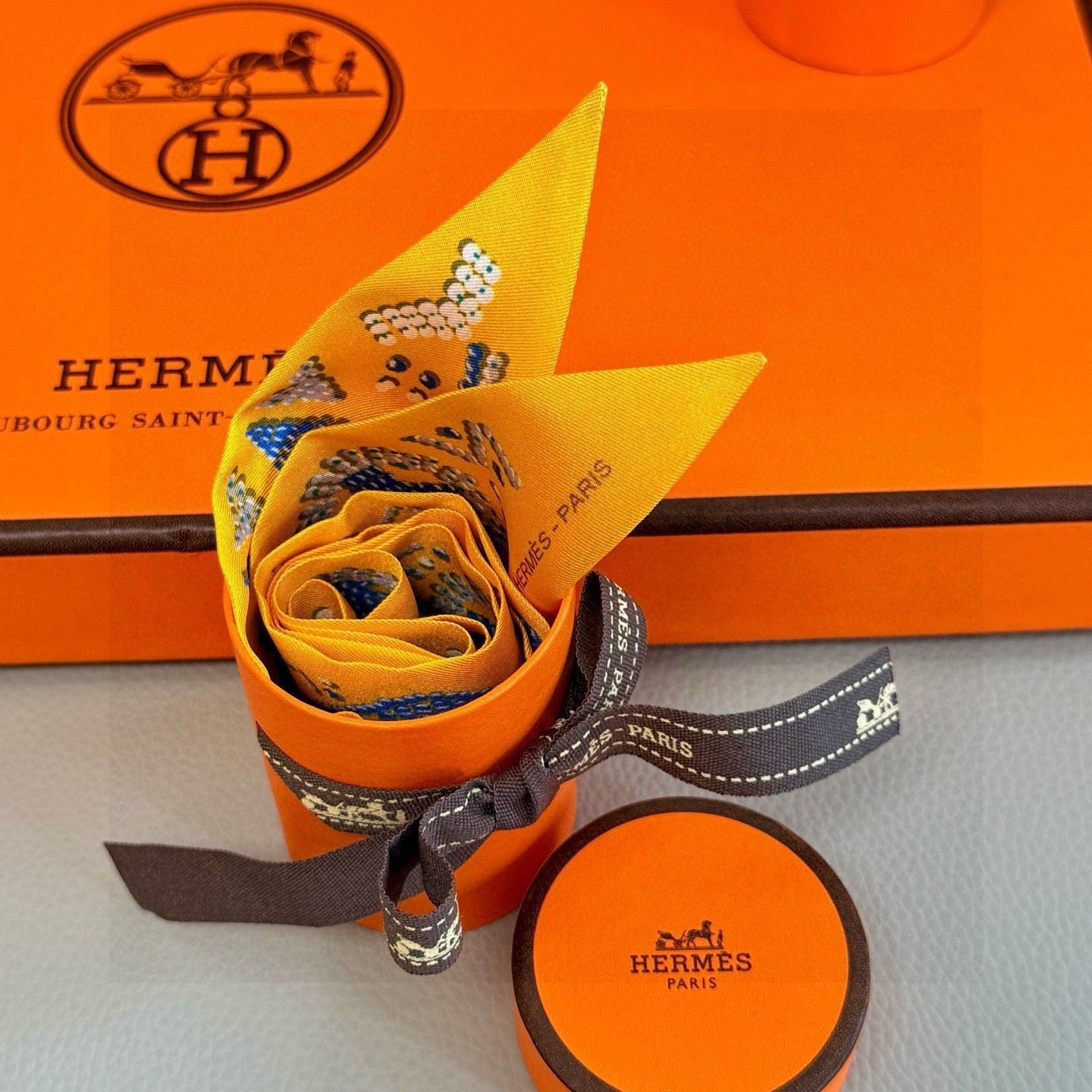 HERMES 26S TWILLY SCARF 86 IN SILK 492635