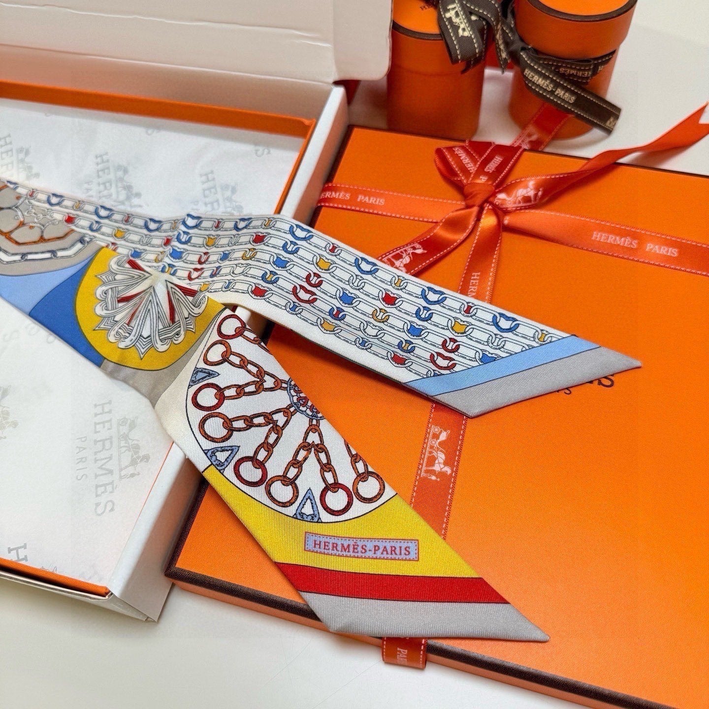 HERMES 26S TWILLY SCARF 86 IN SILK 492638