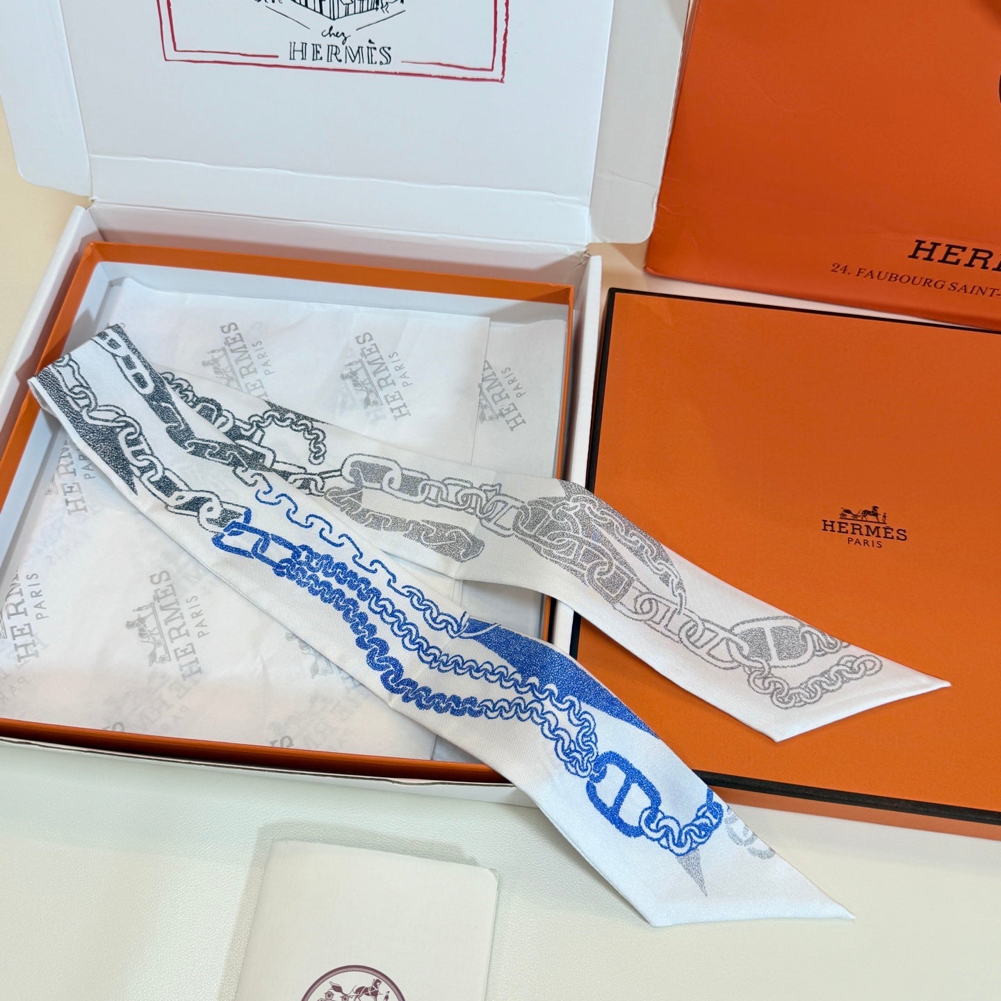 HERMES 26S TWILLY SCARF 86 IN SILK 492627