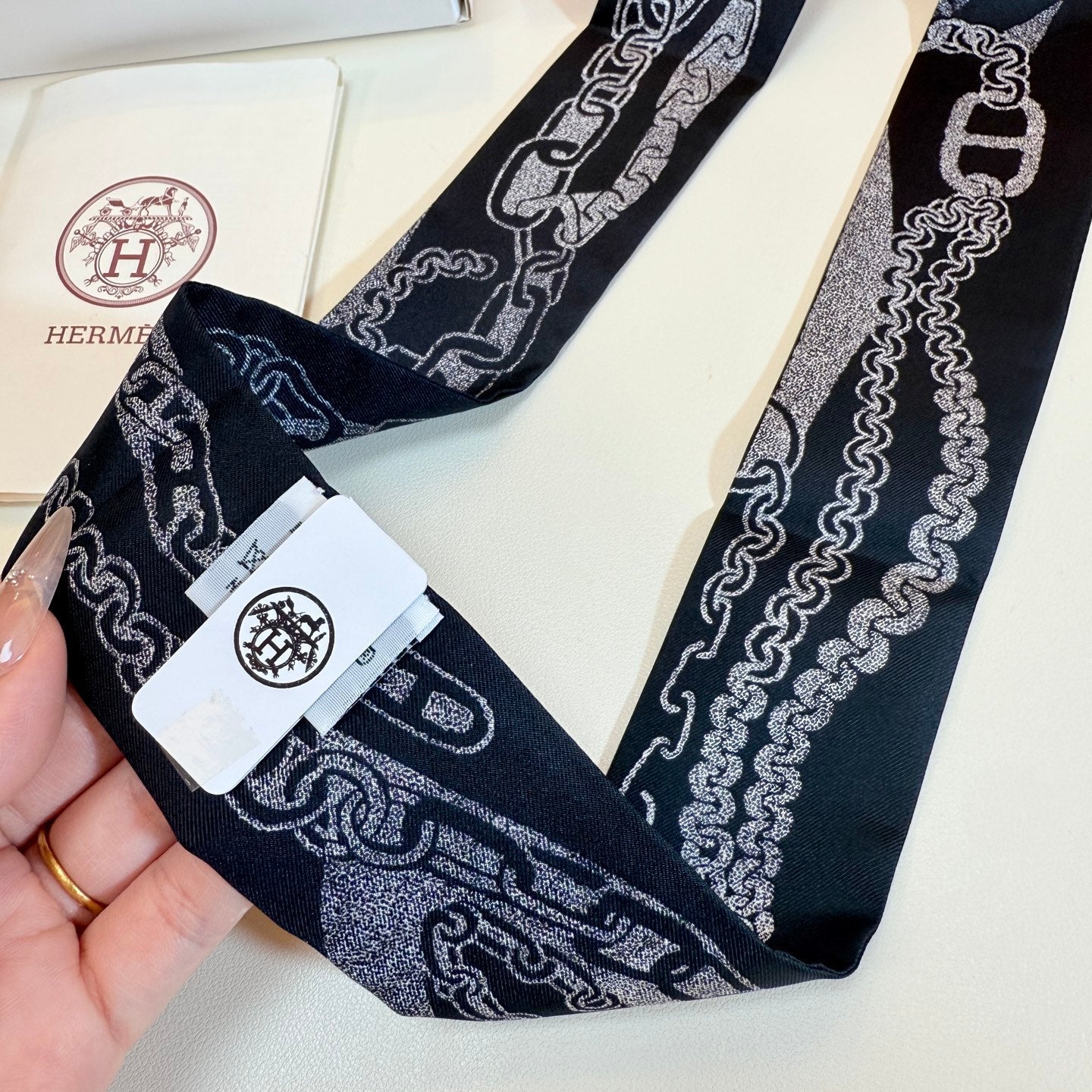 HERMES 26S TWILLY SCARF 86 IN SILK 492628