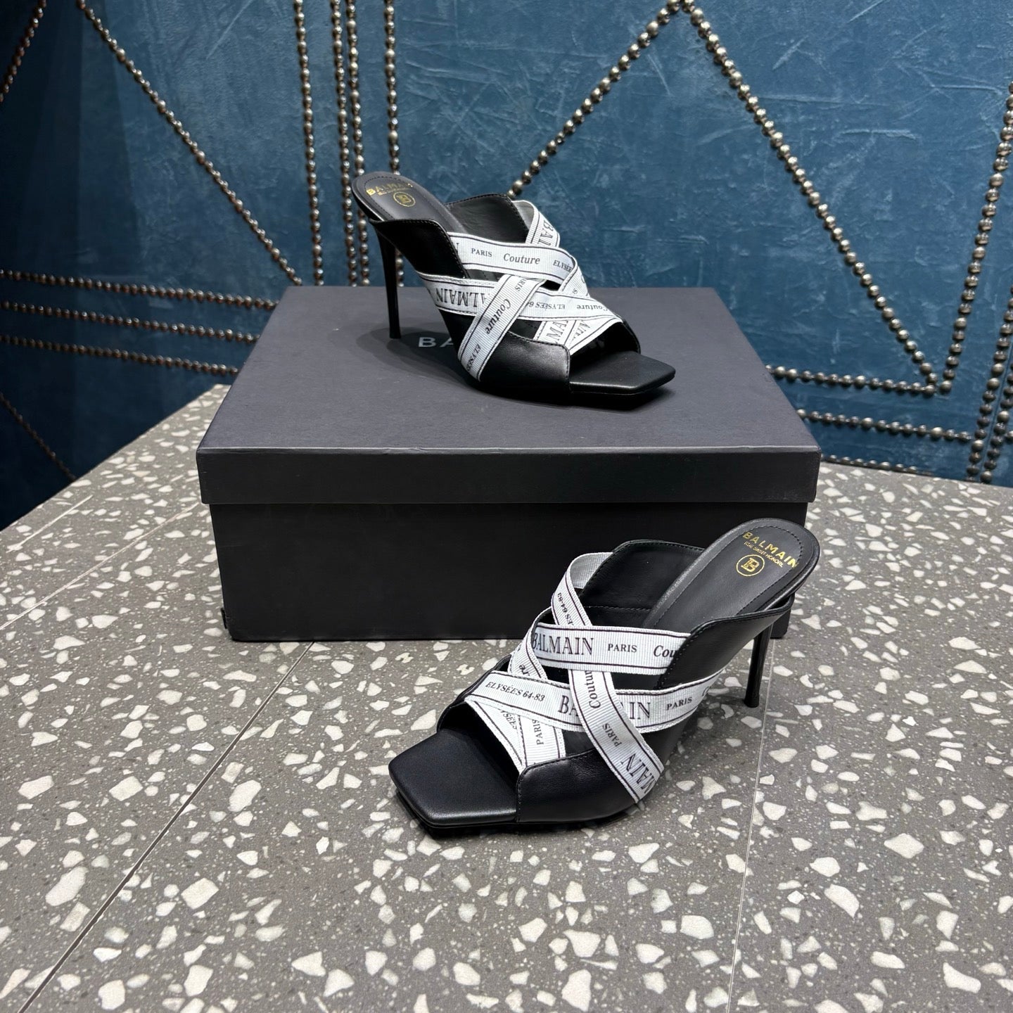 BALMAIN 26S HIGH-HEEL SANDALS 95 MM IN BLACK CALFSKIN AND WHITE FABRIC