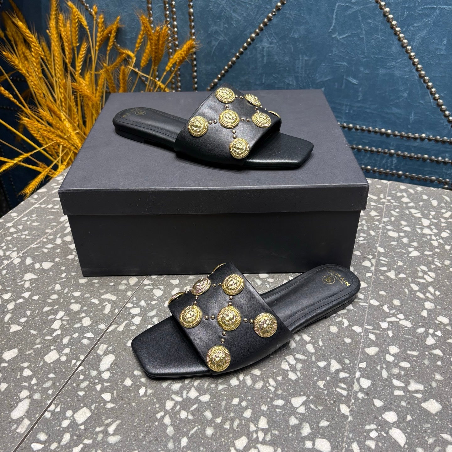BALMAIN 26S SLIPPERS IN BLACK CALFSKIN WITH GOLD HARDWARE