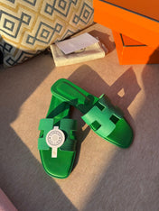 0RAN SANDALS IN SHAMROCK GREEN CALFSKIN