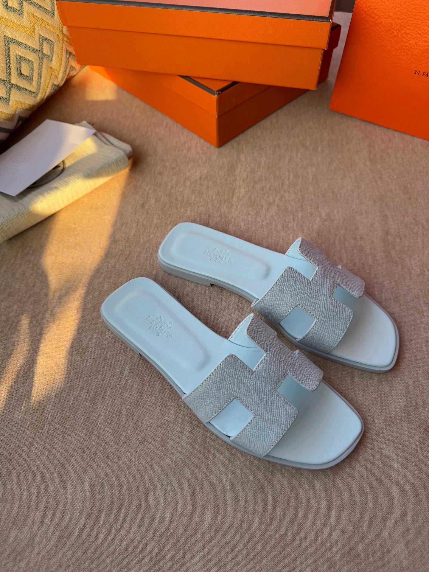 0RAN SANDALS IN ICE BLUE CALFSKIN