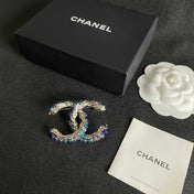 CHANEL 26S DOUBLE C LOGO MULTICOLOR BEADED & STARFISH DETAIL BROOCH IN GOLD METAL 629908