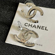 CHANEL 26S DOUBLE C LOGO CRYSTAL STUD EARRINGS IN SILVER METAL 631902