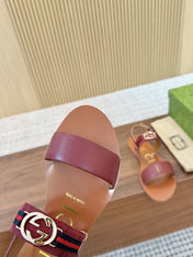 GUCCI 26S STRAP FLAT SANDALS IN BURGUNDY RED CALFSKIN GOLD HARDWARE