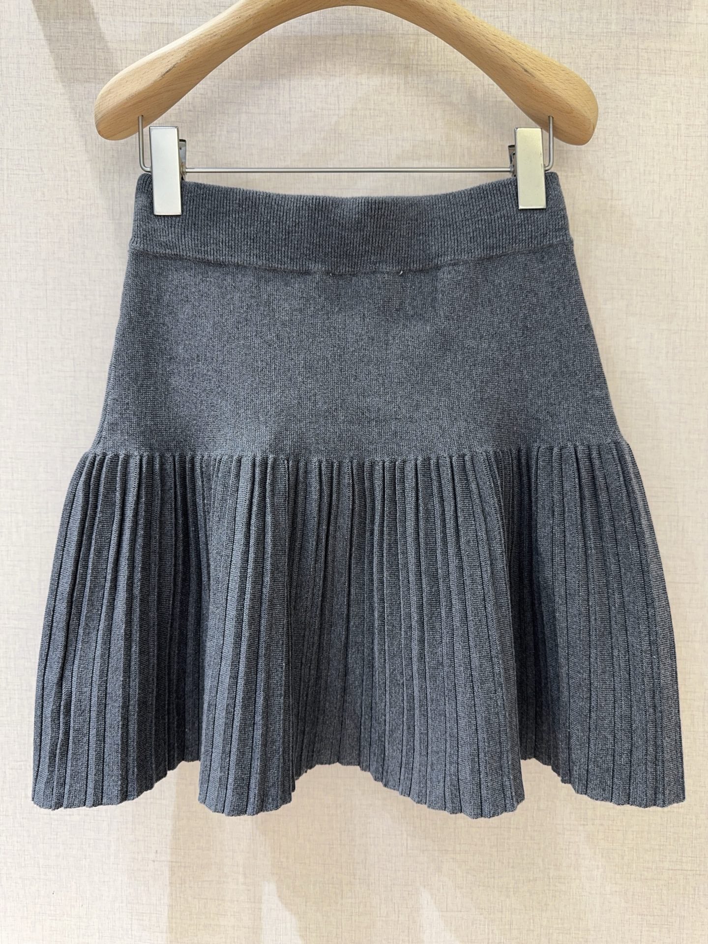 MIUMIU 26S PLEATED KNIT SKIRT 950