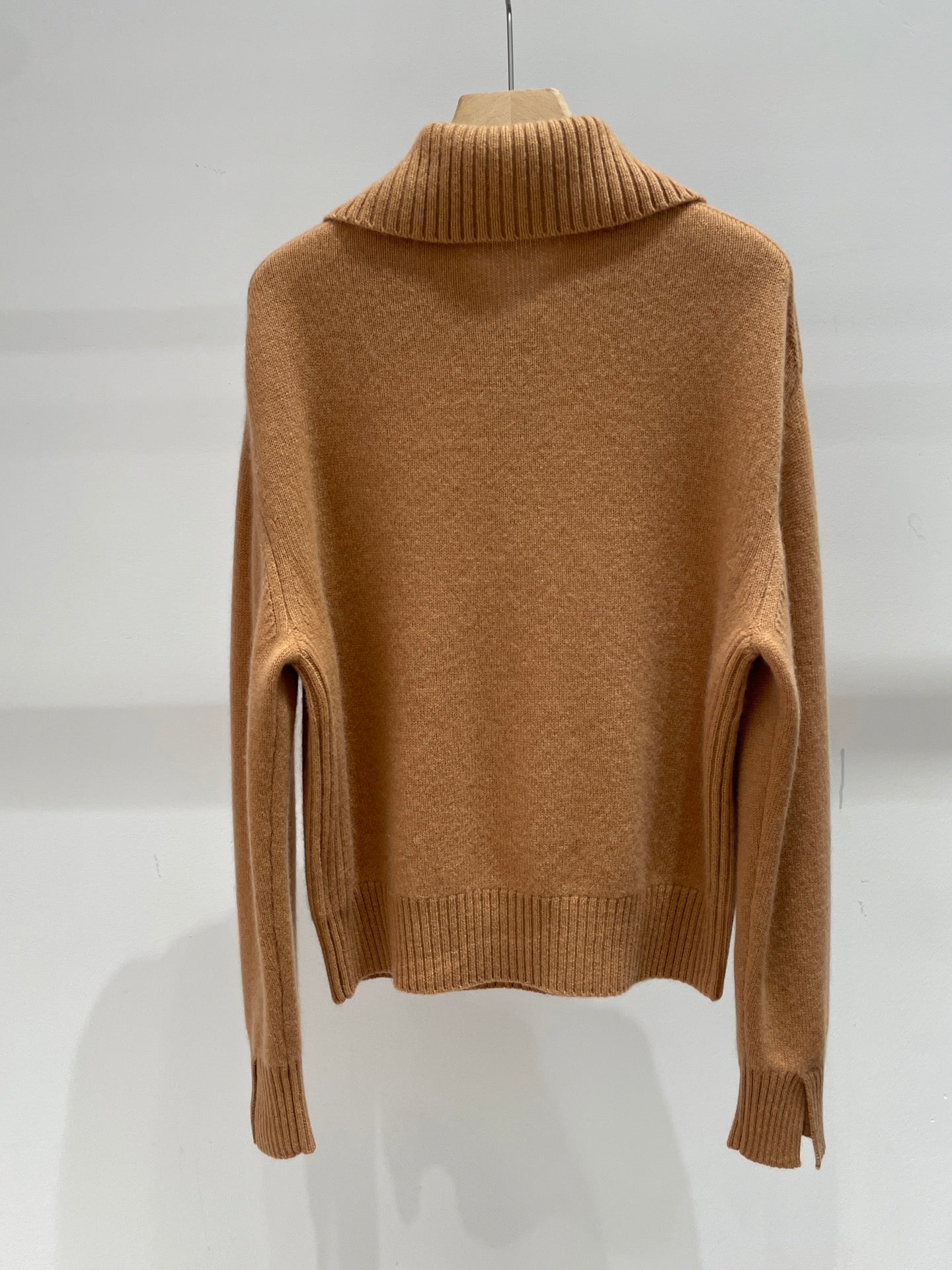 LP SWEATER STYLE 234