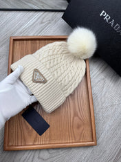 BEANIE HAT IN PARCHMENT BEIGE WOOL 352377