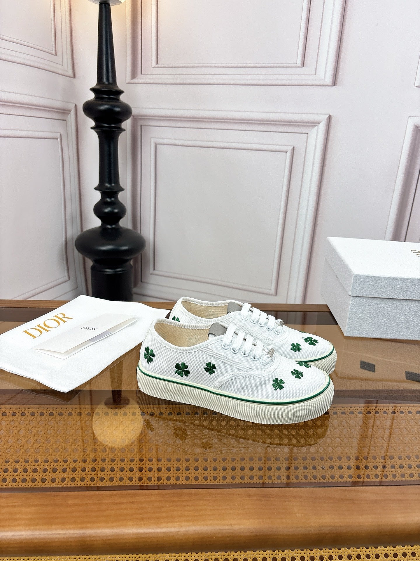 DIOR 26S LOW TOP SNEAKERS 35MM IN WHITE CANVAS WITH CLOVER EMBROIDERY