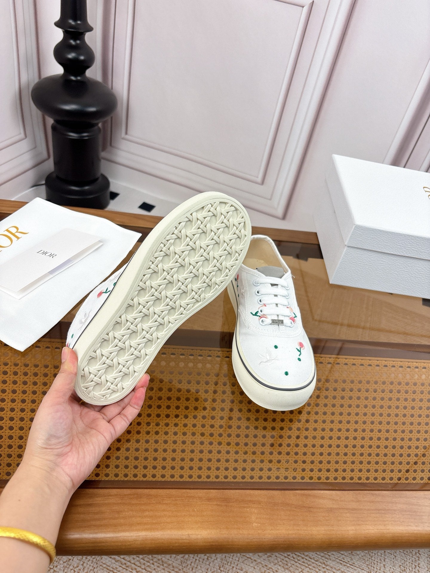 DIOR 26S LOW TOP SNEAKERS IN WHITE CANVAS WITH FLORAL EMBROIDERY