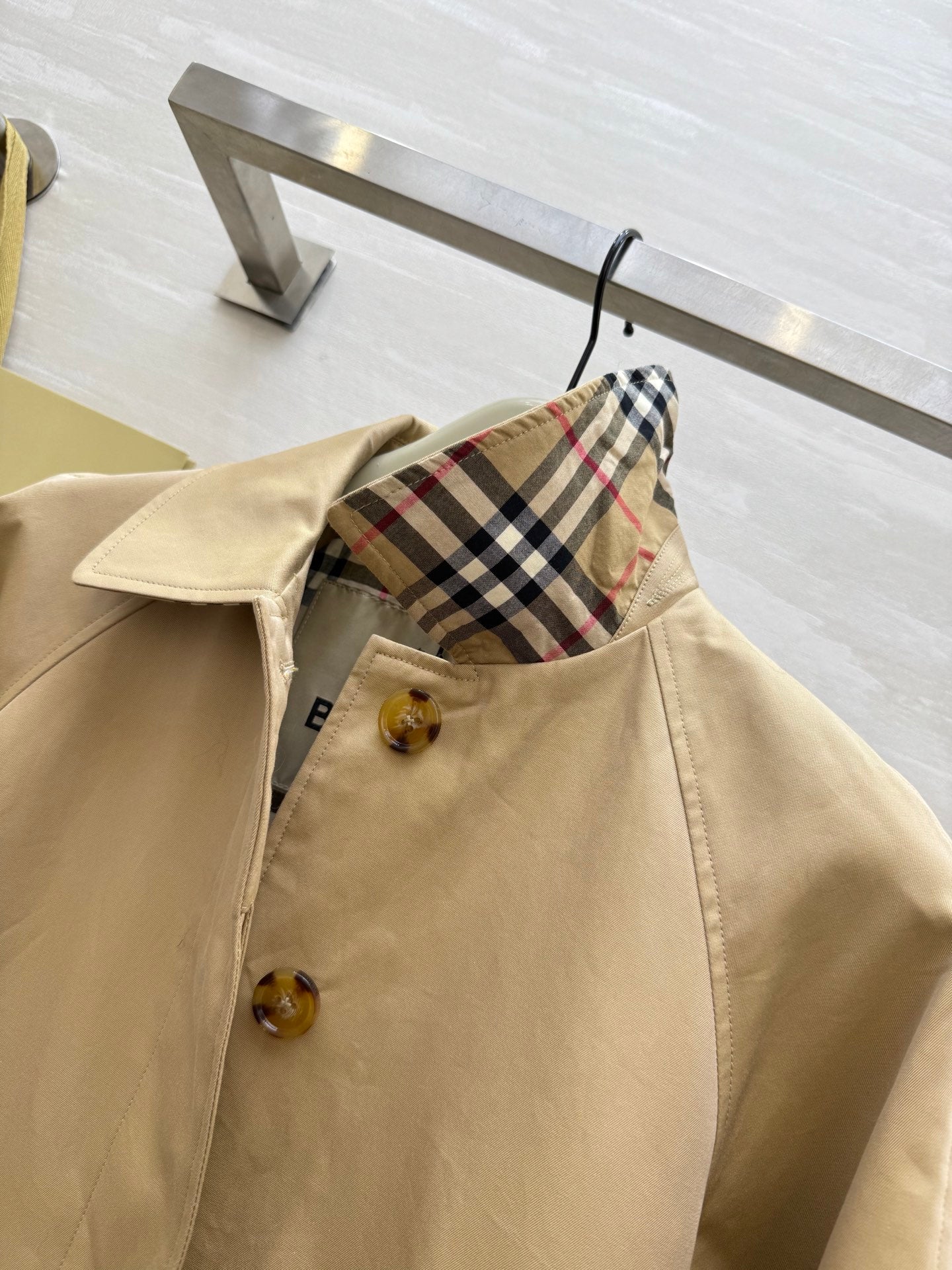 BURBERRY 25S MID-LENGTH COAT 197
