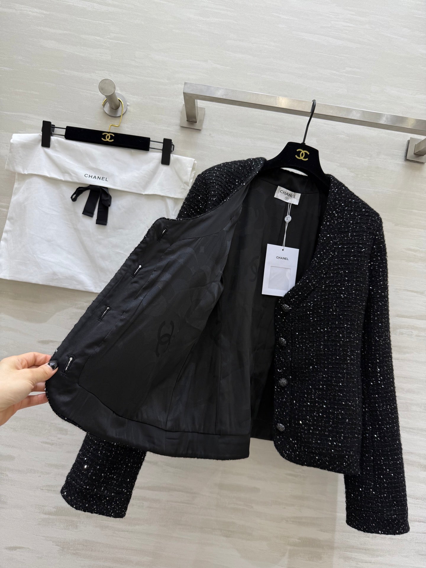 CHANEL 25S SEQUIN-EMBELLISHED TWEED JACKET 476