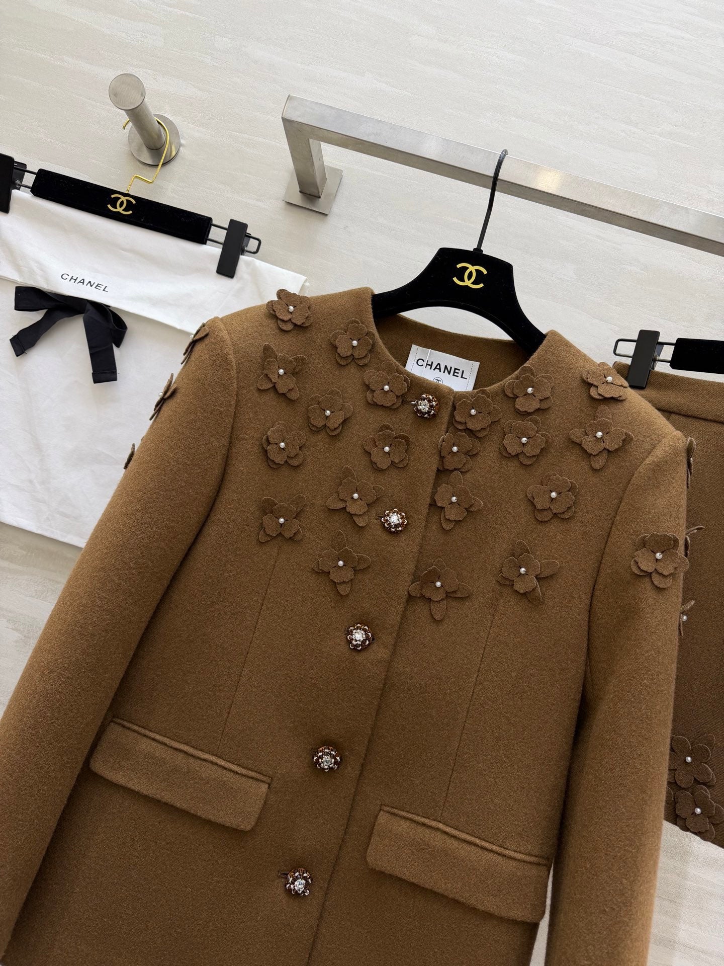 CHANEL 26S WOOL JACKET AND SKIRT SET 869