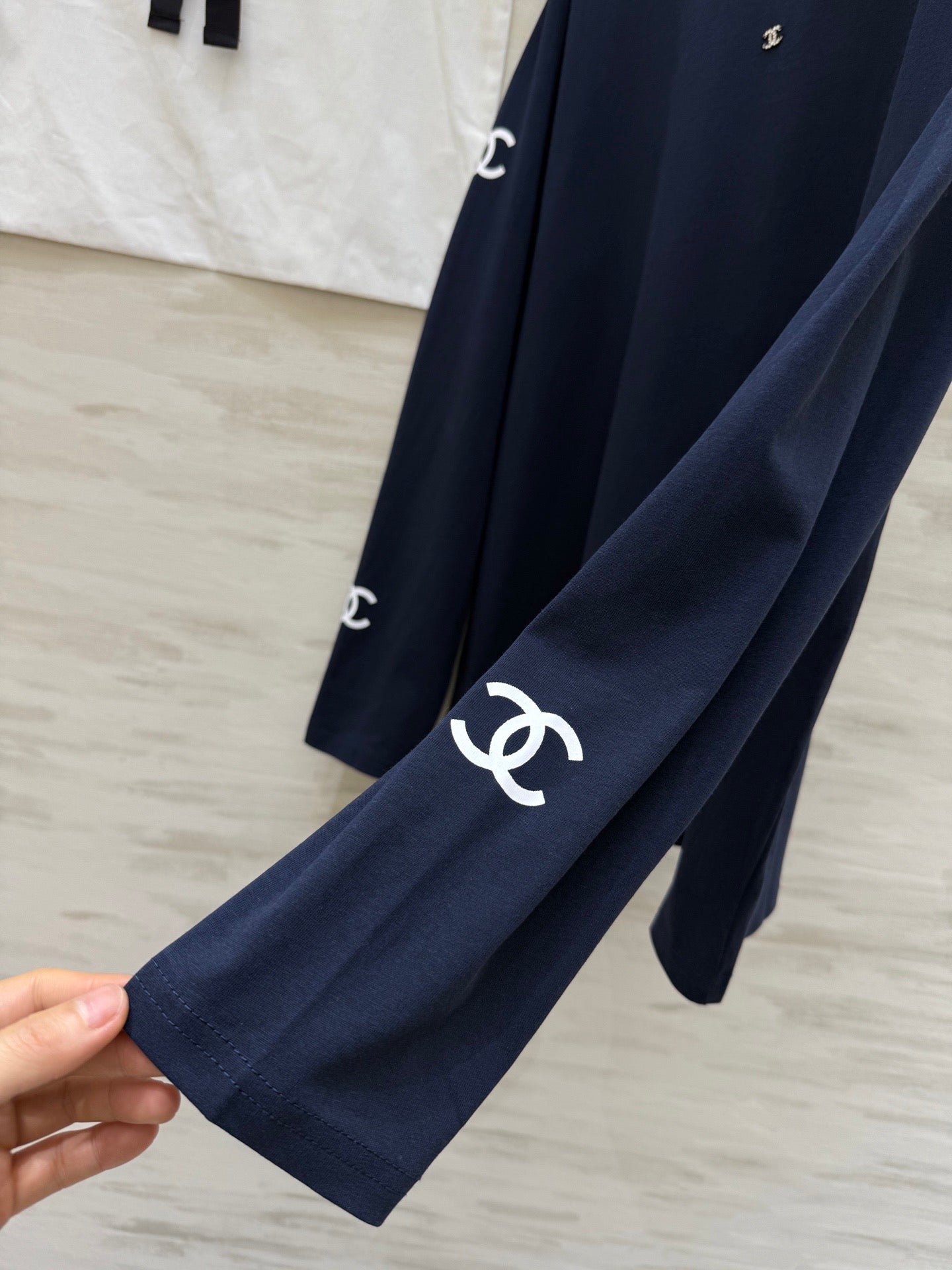 CHANEL 26S LONG-SLEEVE T-SHIRT 975