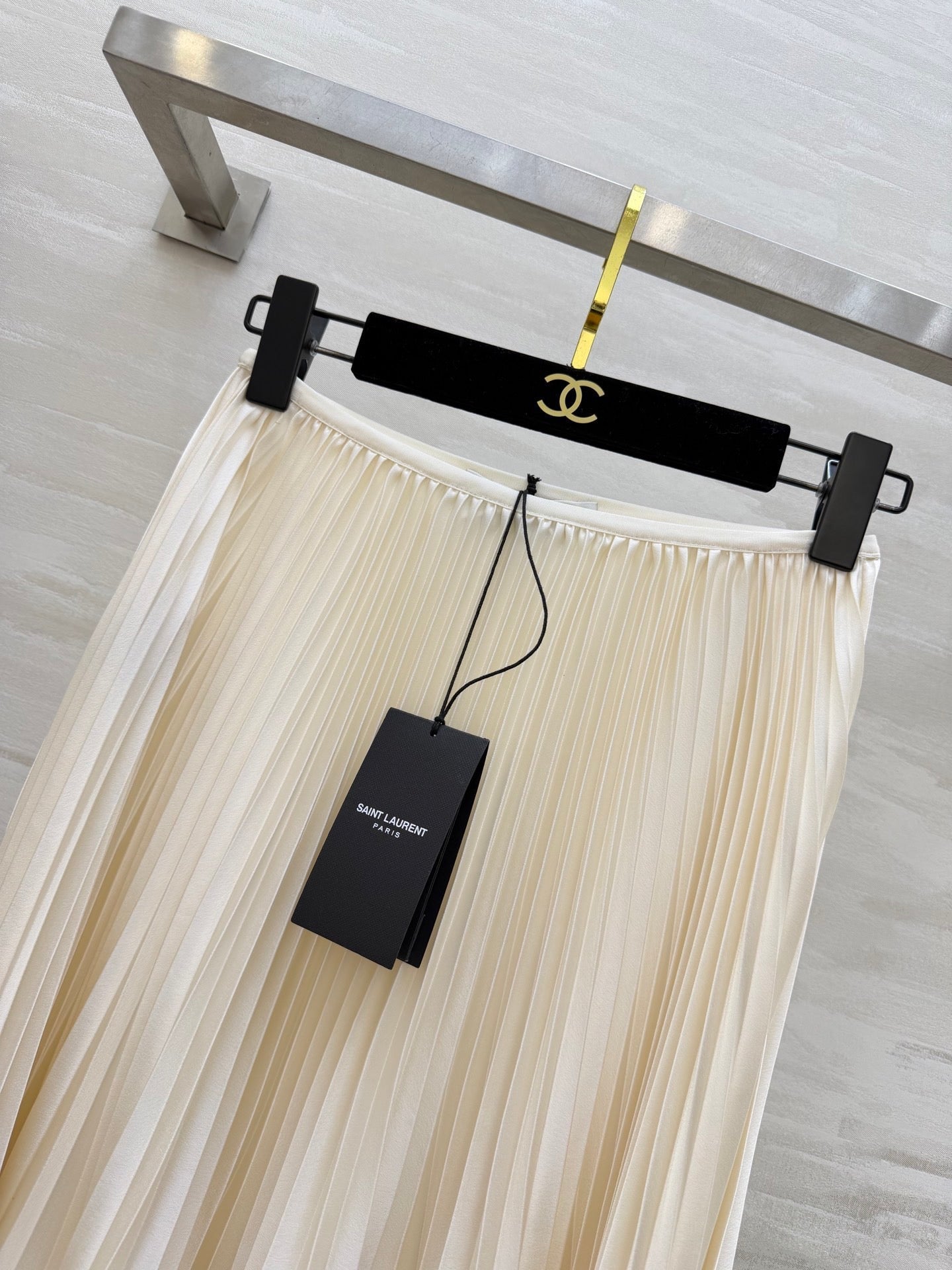 YSL 26S PLEATED MIDI SKIRT 270